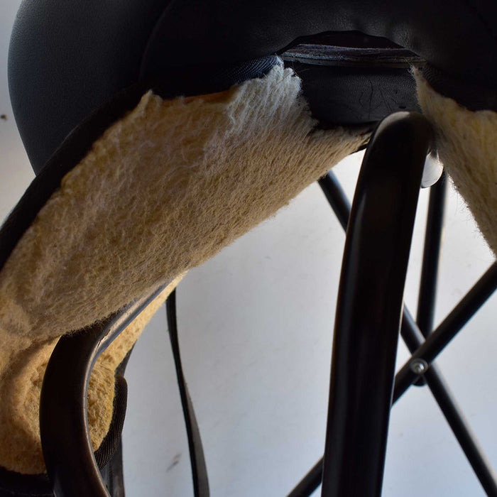 Lightly Used 15" Wintec Rider Saddle Sale Barn wintec