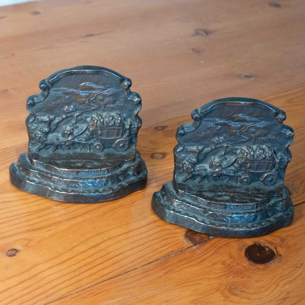 Western Decor -Art-Bookends**Olde Coaching Days** Brass Bookends _C463 Collectibles MISC   