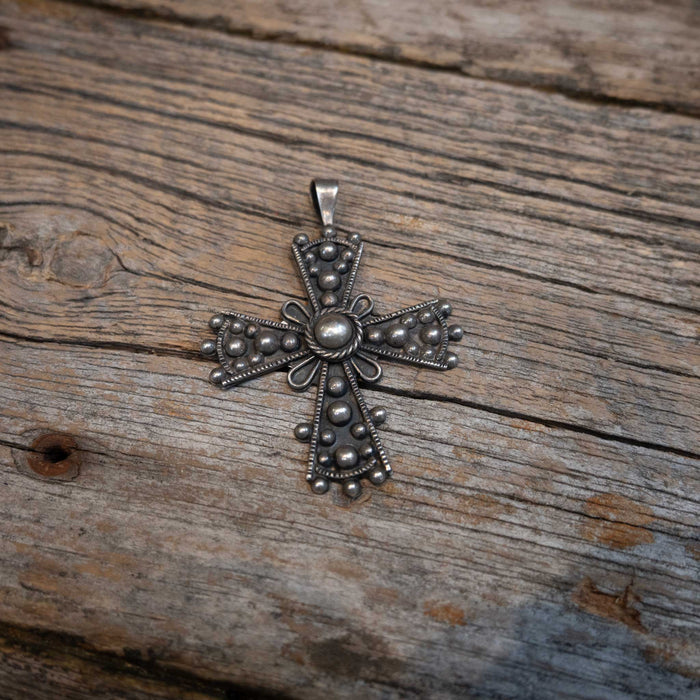 Vintage beautifal design Mexico Sterling Silver Cross