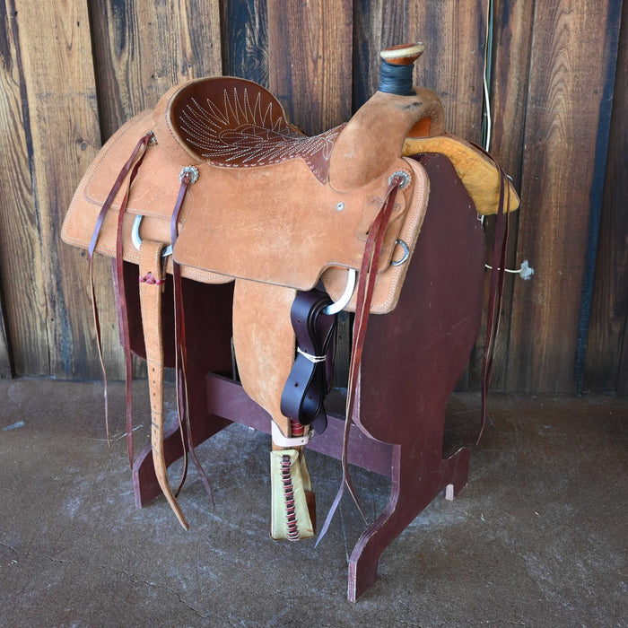 15.5" USED TRUTH TEAM ROPING SADDLE