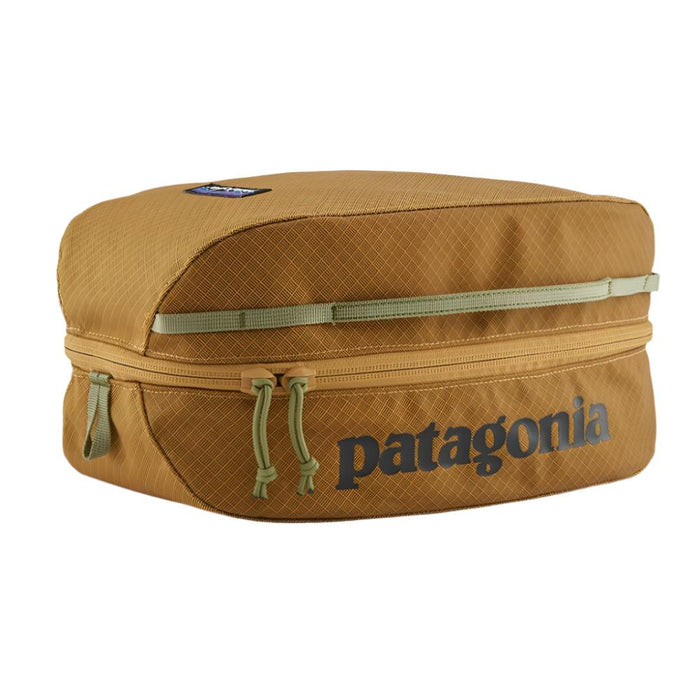 Patagonia Medium Black Hole Cube - Pufferfish Gold ACCESSORIES - Luggage & Travel - Shave Kits Patagonia