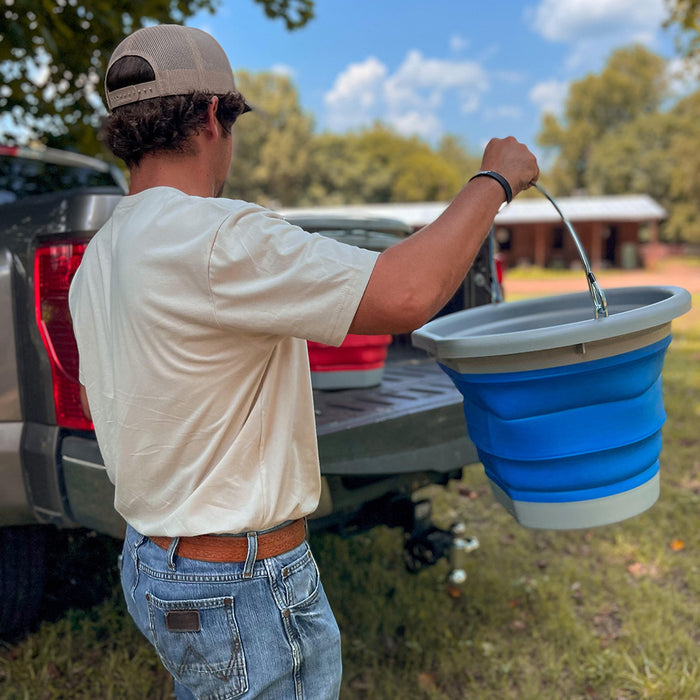 Boss Equine Collapsible Water Bucket for Horses Barn - Buckets & Hangers Boss Equine Products