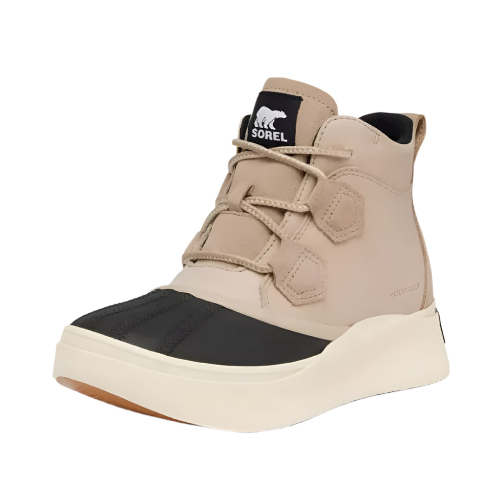 Does the boot have a pull tab on the heel?