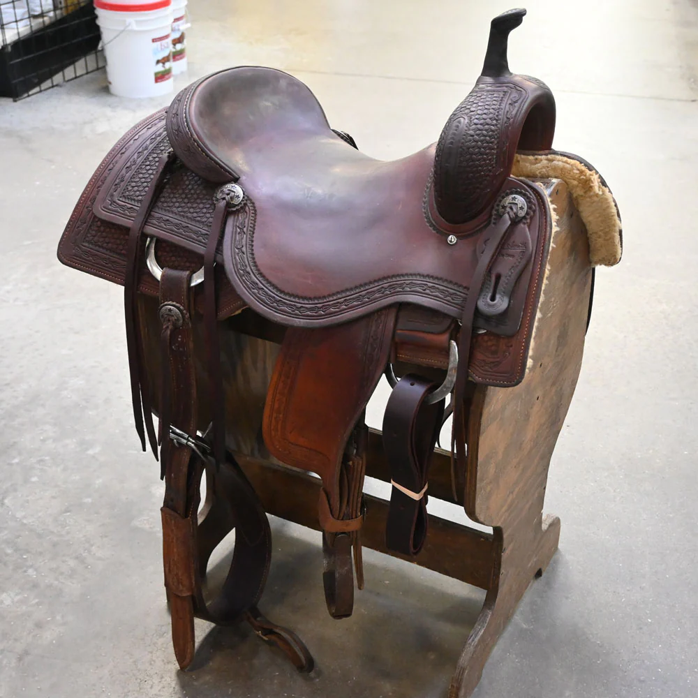 Can you please tell me what tree the 17" Used Jeff Smith Cutting Saddle Y802 has?