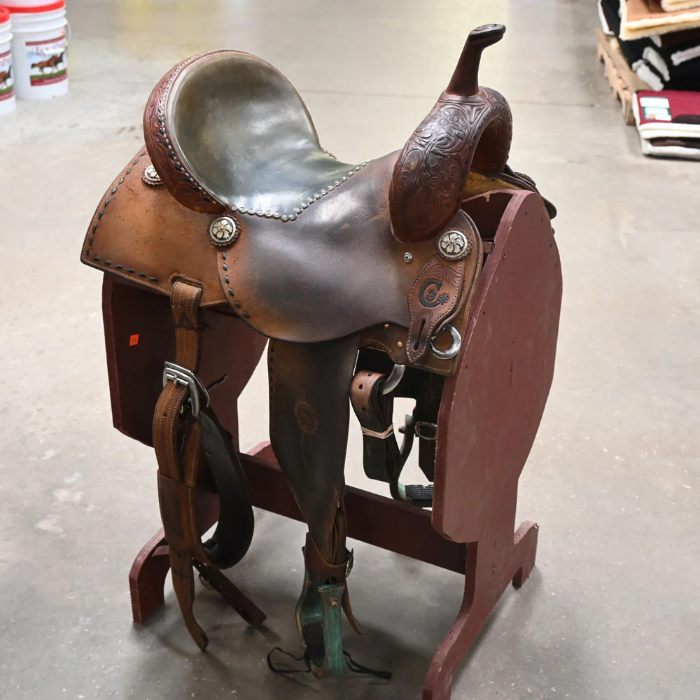 What is the gullet and bar angle on this 15" USED JEFF SMITH C3 BARREL SADDLE?
