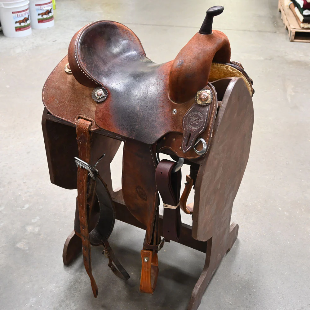 What is the gullet on this 13.5" USED JEFF SMITH JACKIE GANTER BARREL SADDLE?