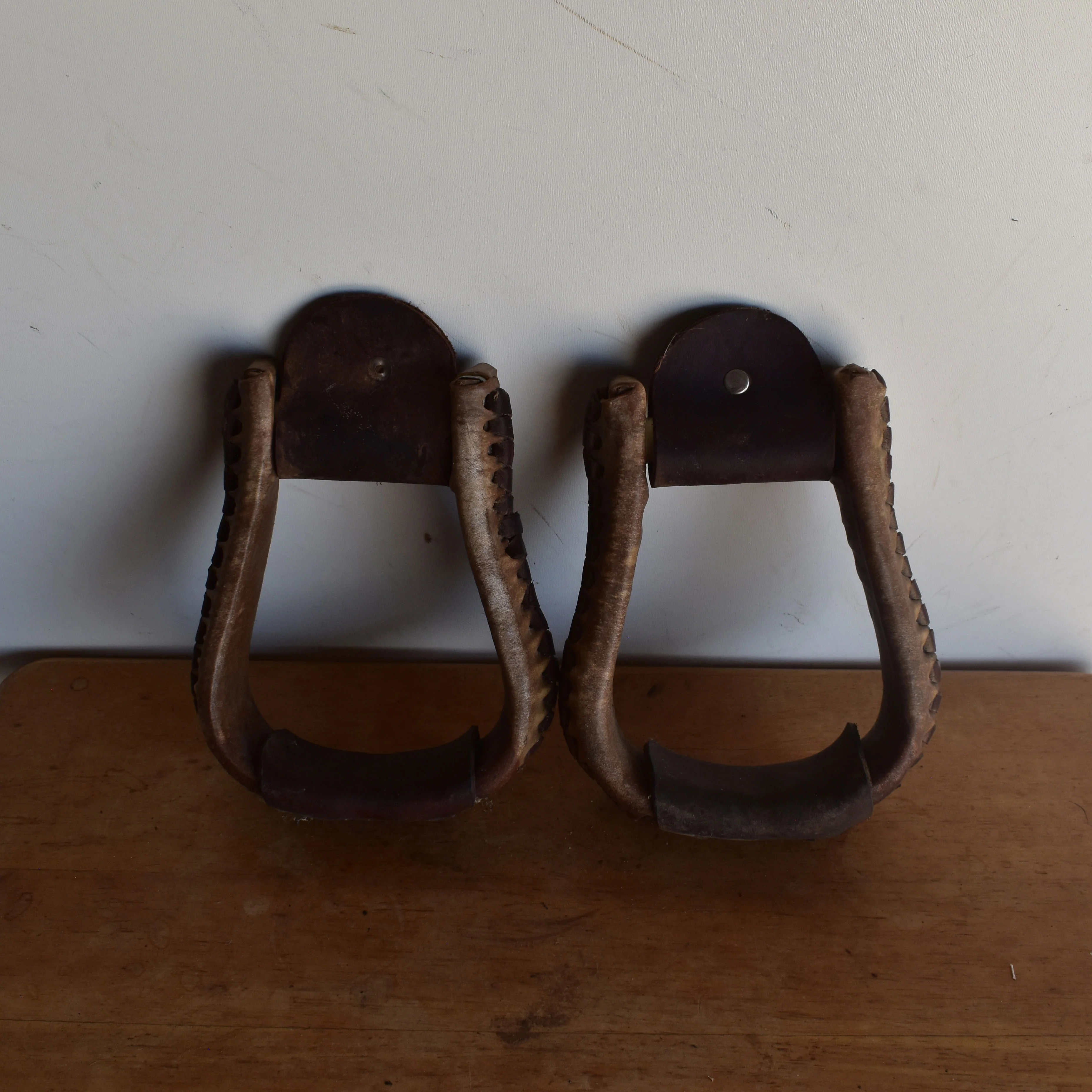 Youth stirrups