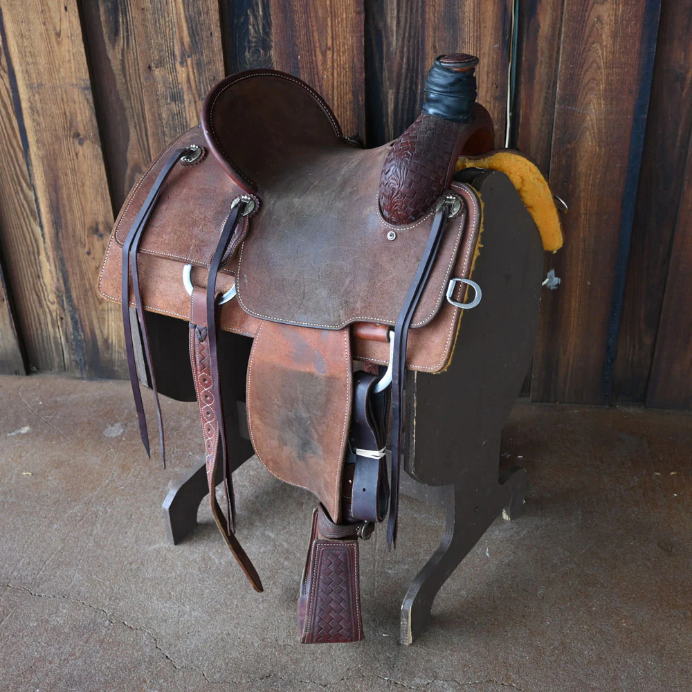 13.5" USED MARTIN TEAM ROPING SADDLE Questions & Answers