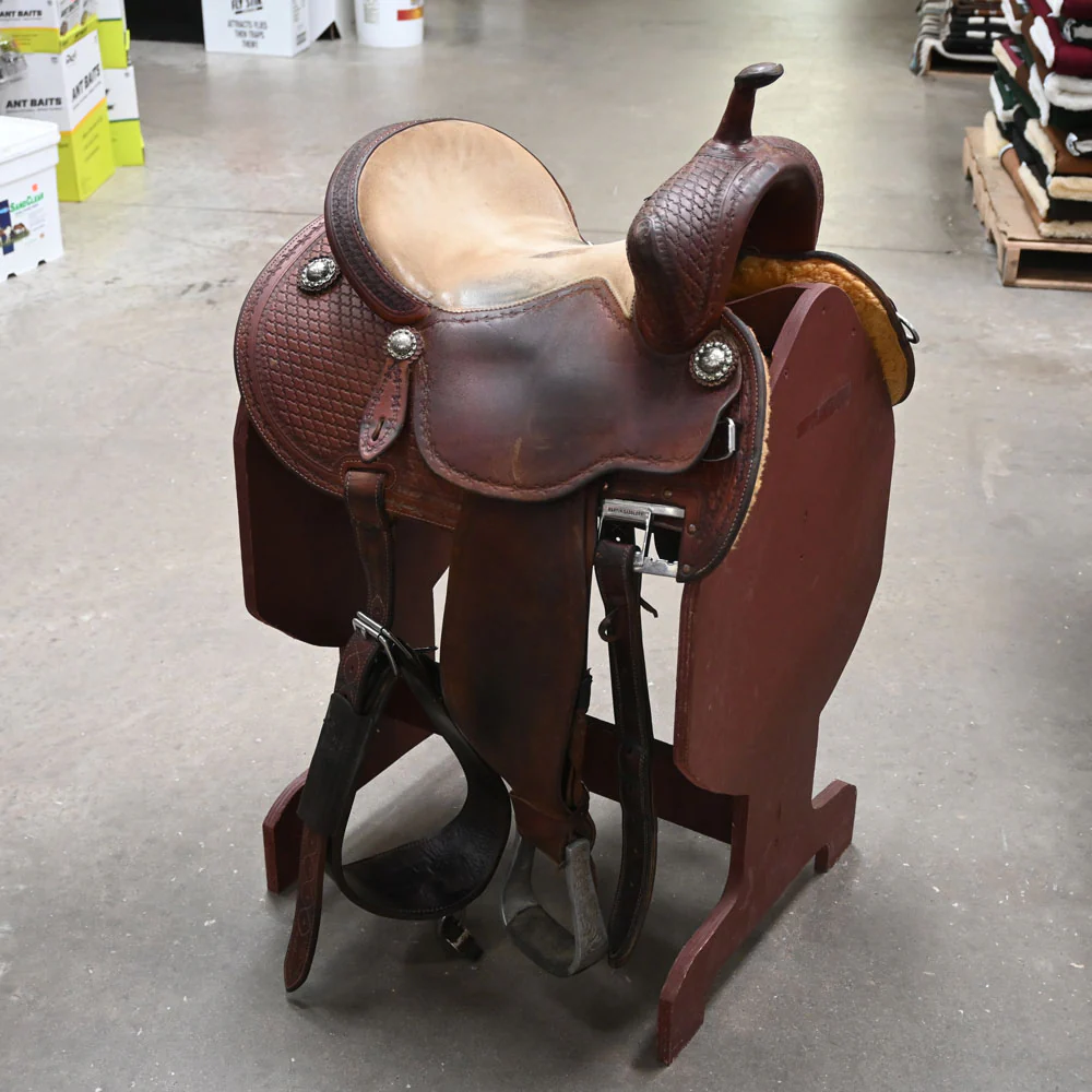 What is the gullet size for the 14" USED MARTIN FX3 BARREL SADDLE?