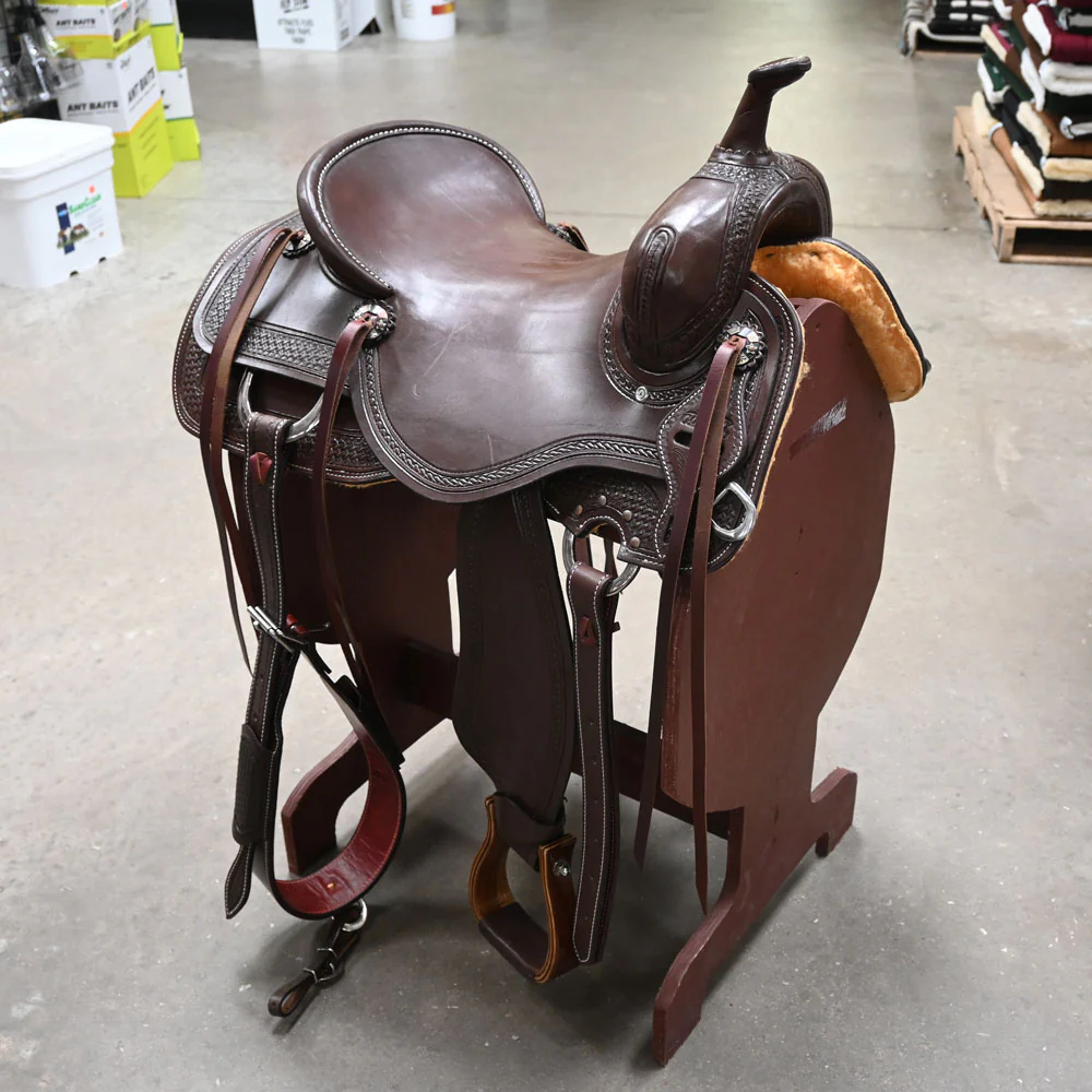 Is there a guarantee with the 17" COWBOY PRO CUTTING SADDLE purchase?