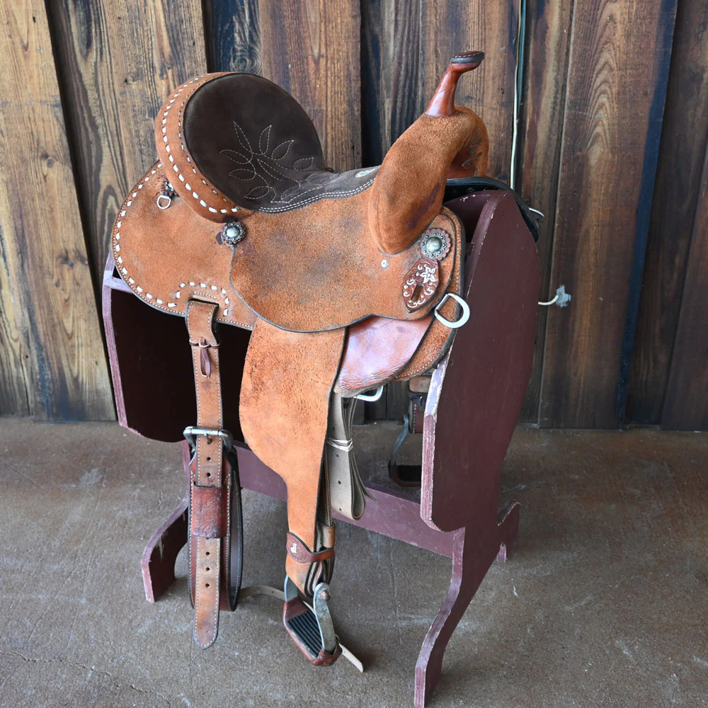 how wide is this saddle gullett