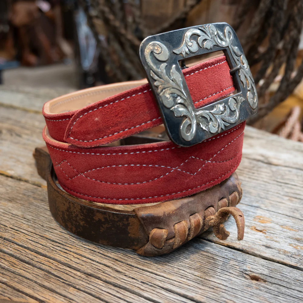 What sizes are available for the Red Roughout Belt w/Gunslinger Stitch?