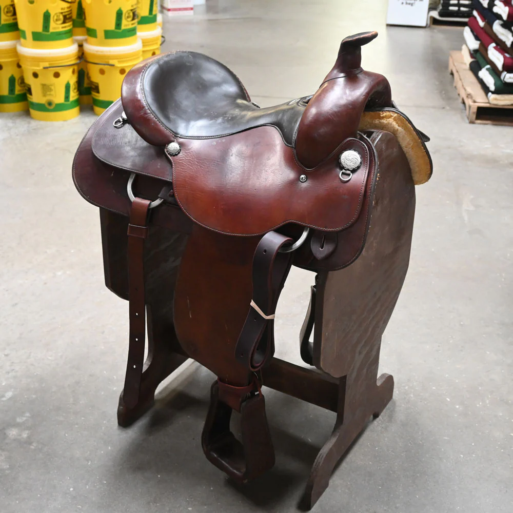What is the gullet measurement on this 15.5" USED CIRCLE Y ALL AROUND SADDLE?