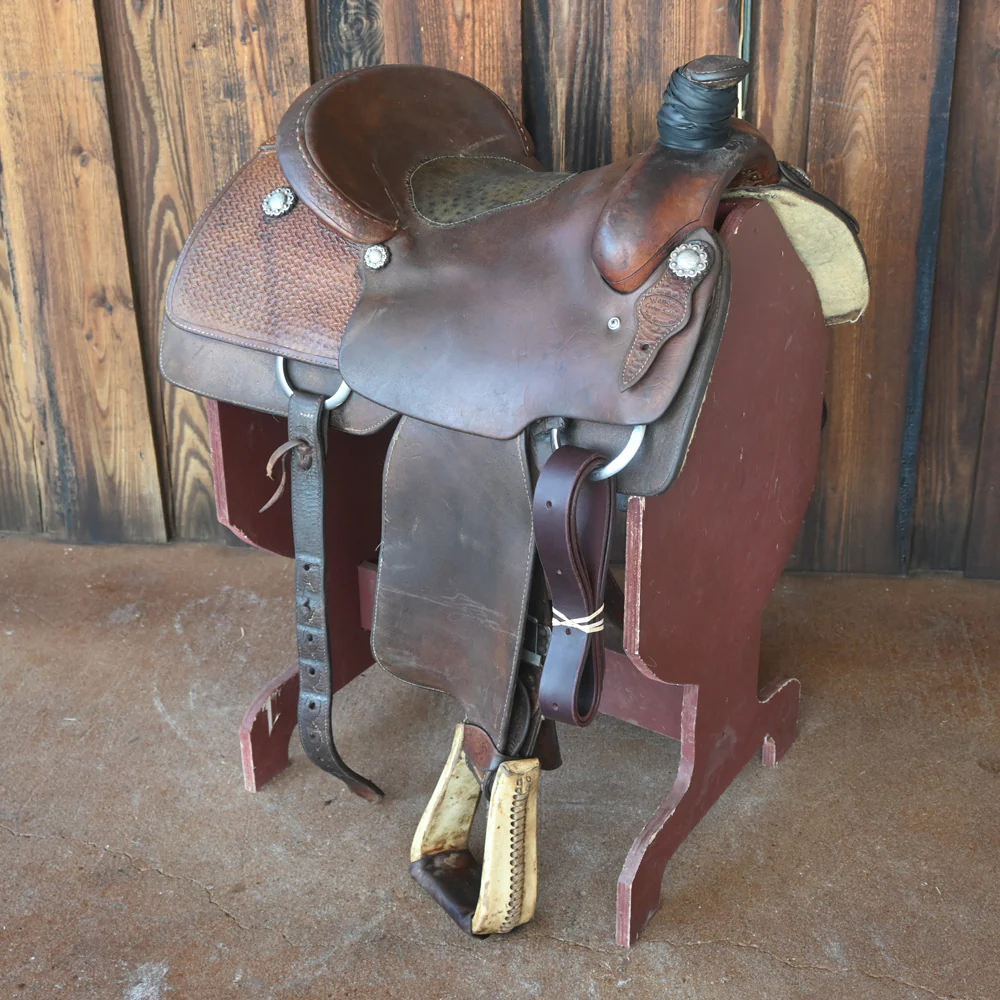 15.5" USED WENGER'S ROPING SADDLE Questions & Answers