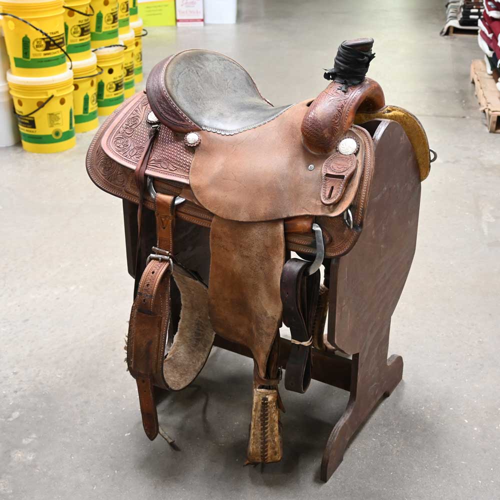 What is the gullet size on this 15" USED TESKEY'S ROPING SADDLE?