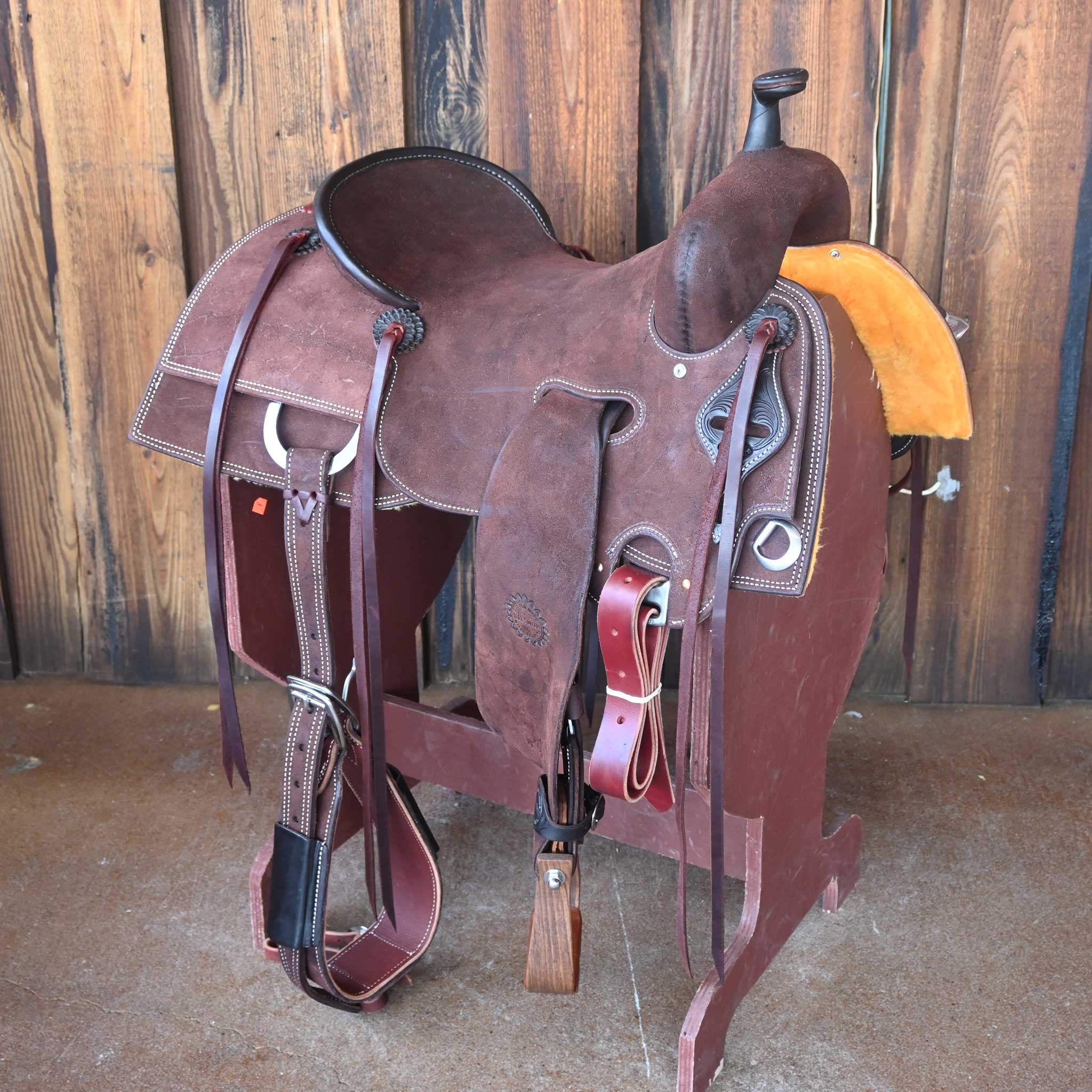 What's the weight on this 16.5" JEFF SMITH BUSTER WELCH RANCH CUTTER SADDLE?
