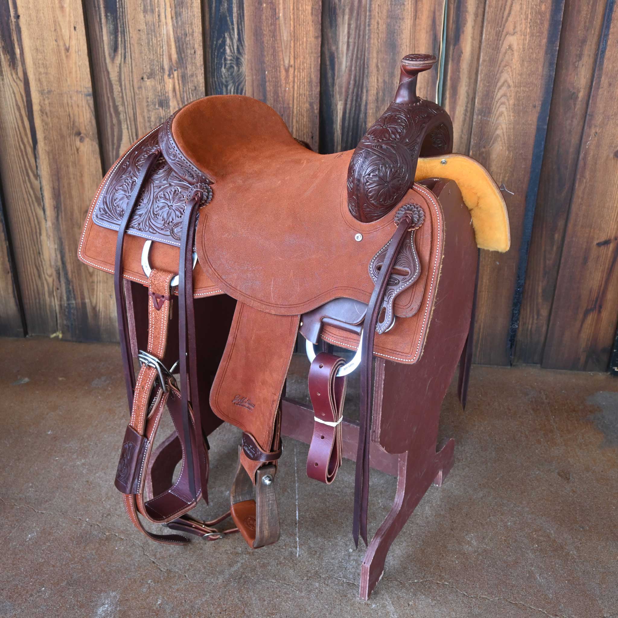How do you find the gullet size on the 16" JEFF SMITH BUSTER WELCH RANCH CUTTER SADDLE?