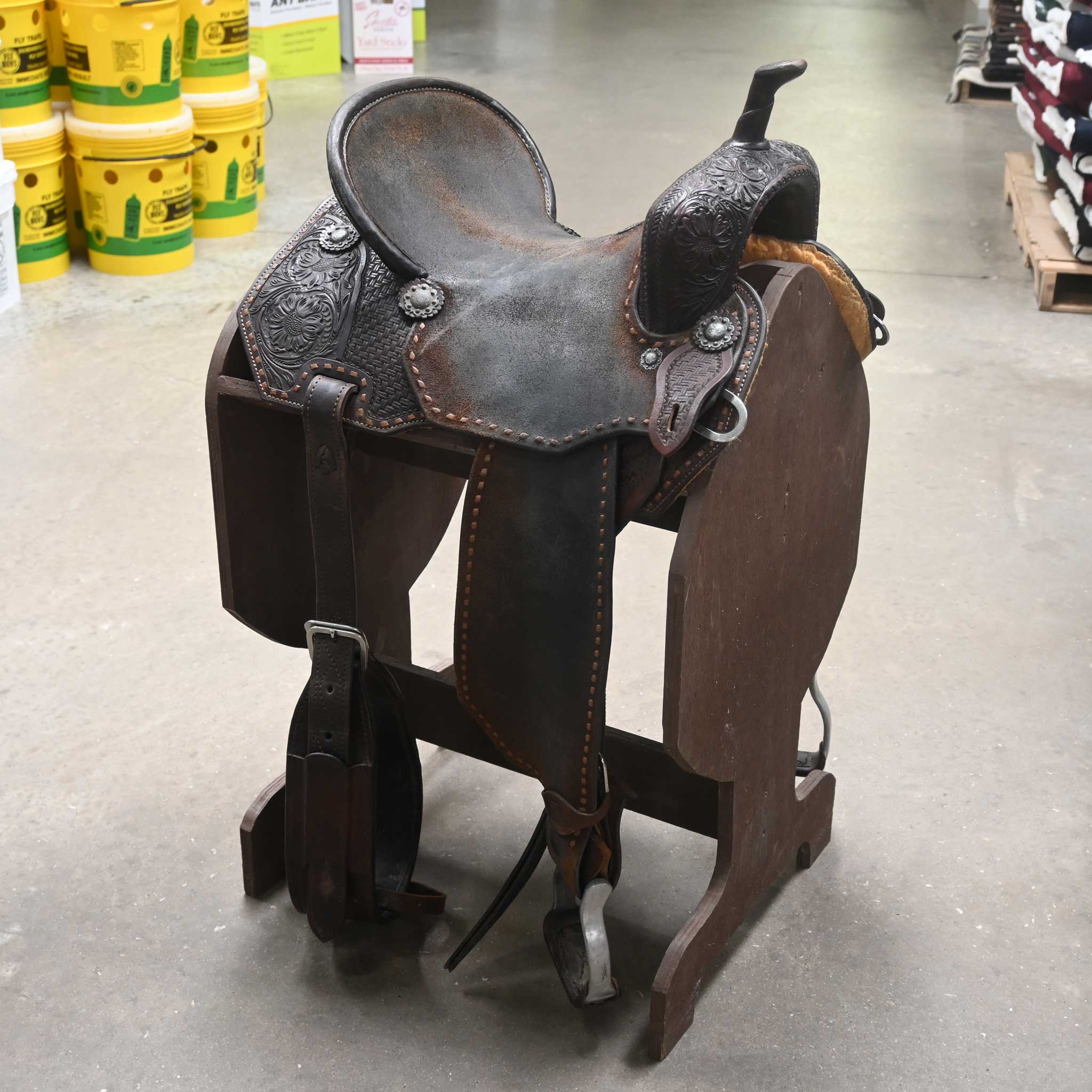 Is a rear flank included with the 15" USED SEVEN BARREL SADDLE?