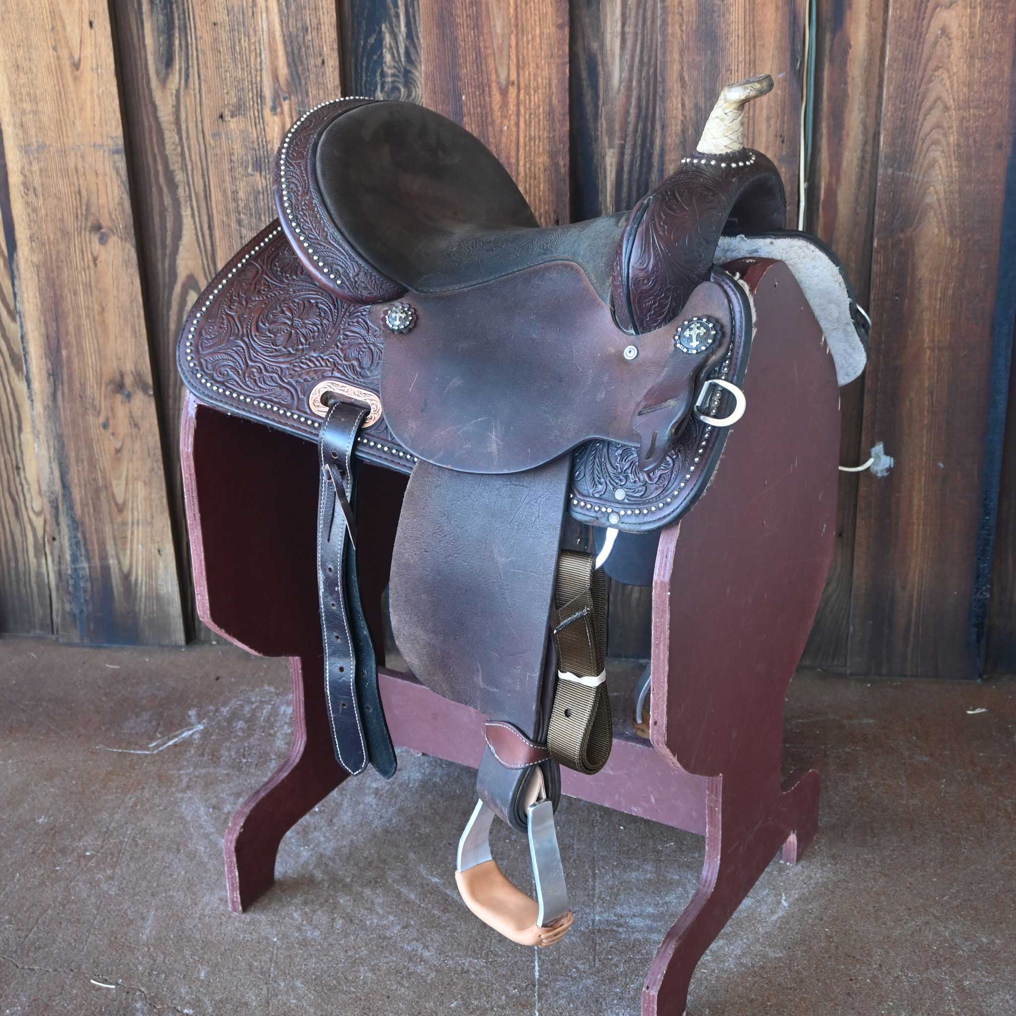 15" USED HIGH HORSE BARREL SADDLE Questions & Answers