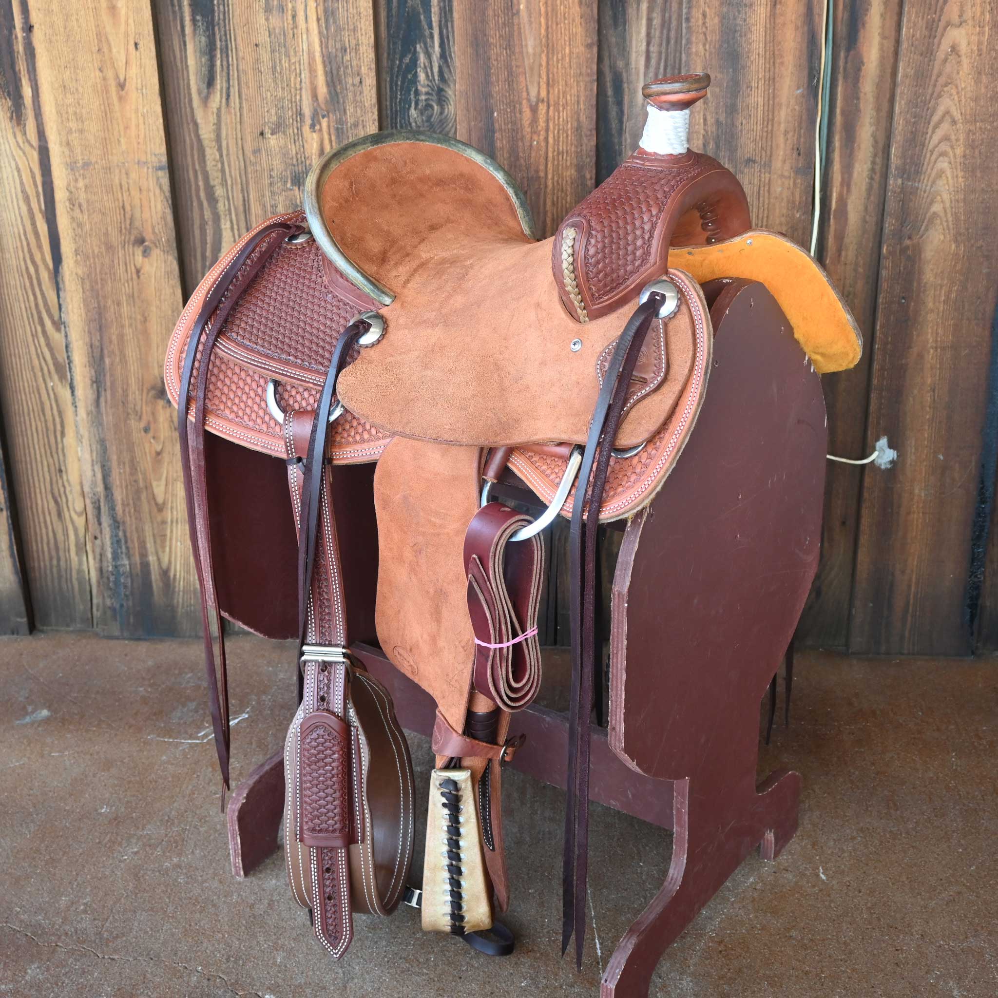 What is the skirt length on this 13.5" TESKEY'S YOUTH RANCH ASSOCIATION SADDLE?
