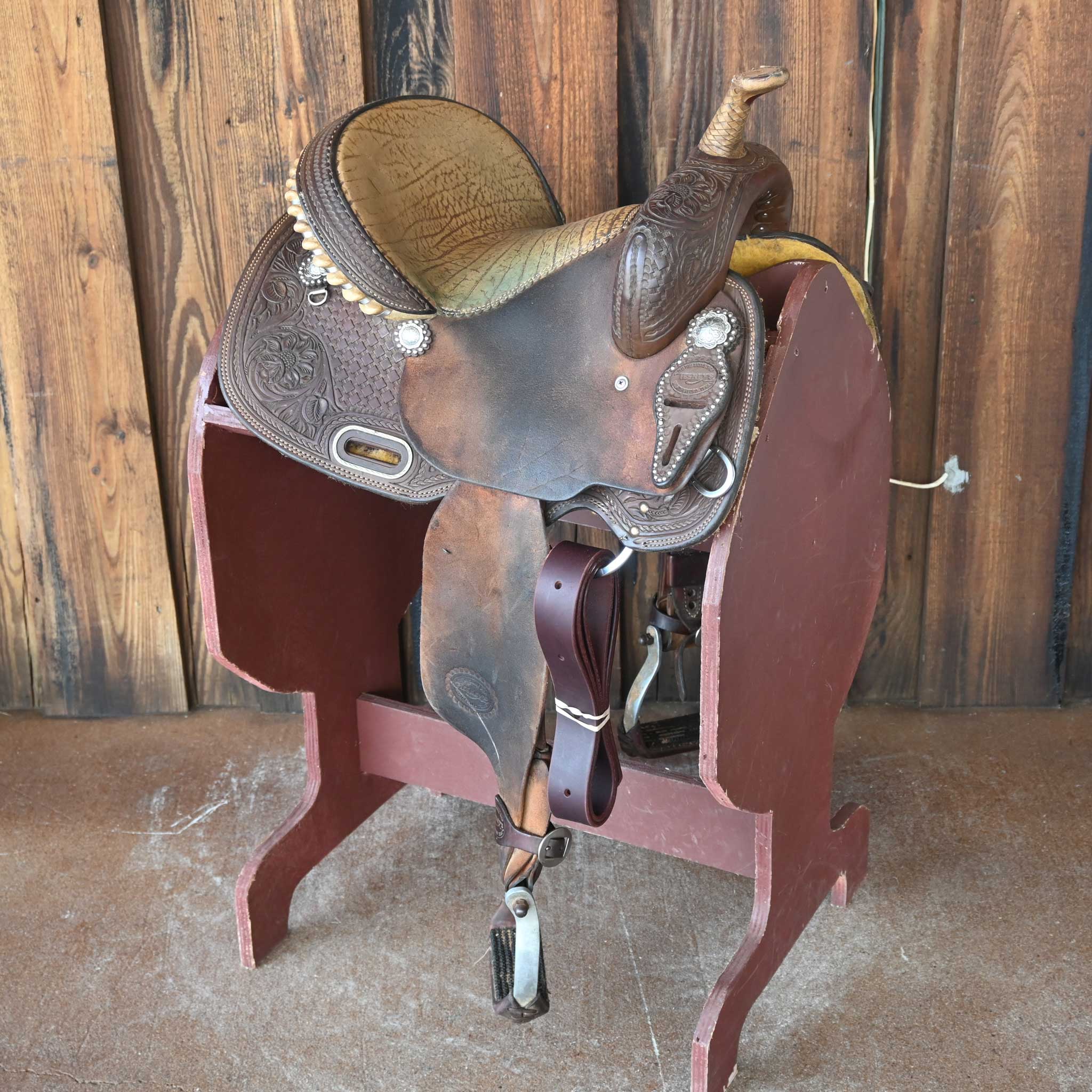 What is the gullet size on the 13" USED TESKEY'S BARREL SADDLE?