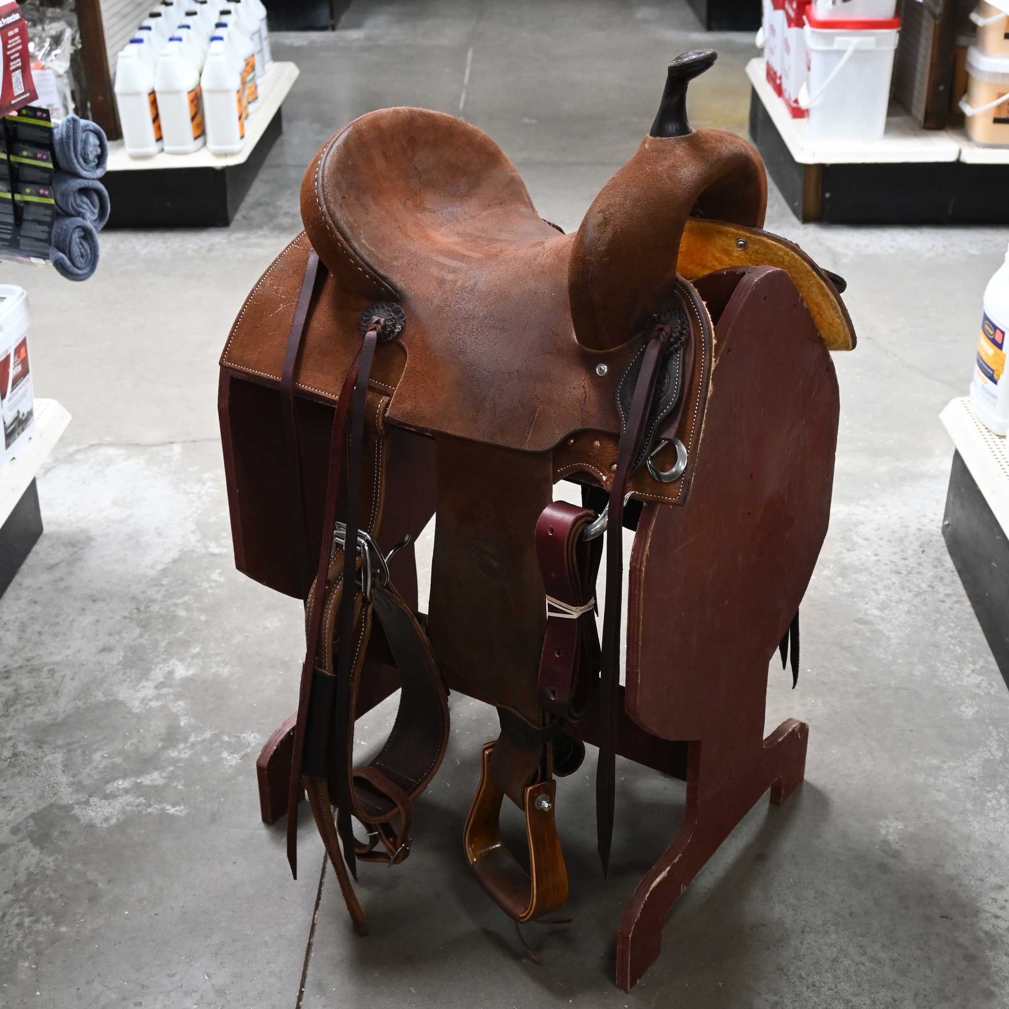 Does this 14" USED JEFF SMITH BARREL SADDLE have a 6.75” gullet?
