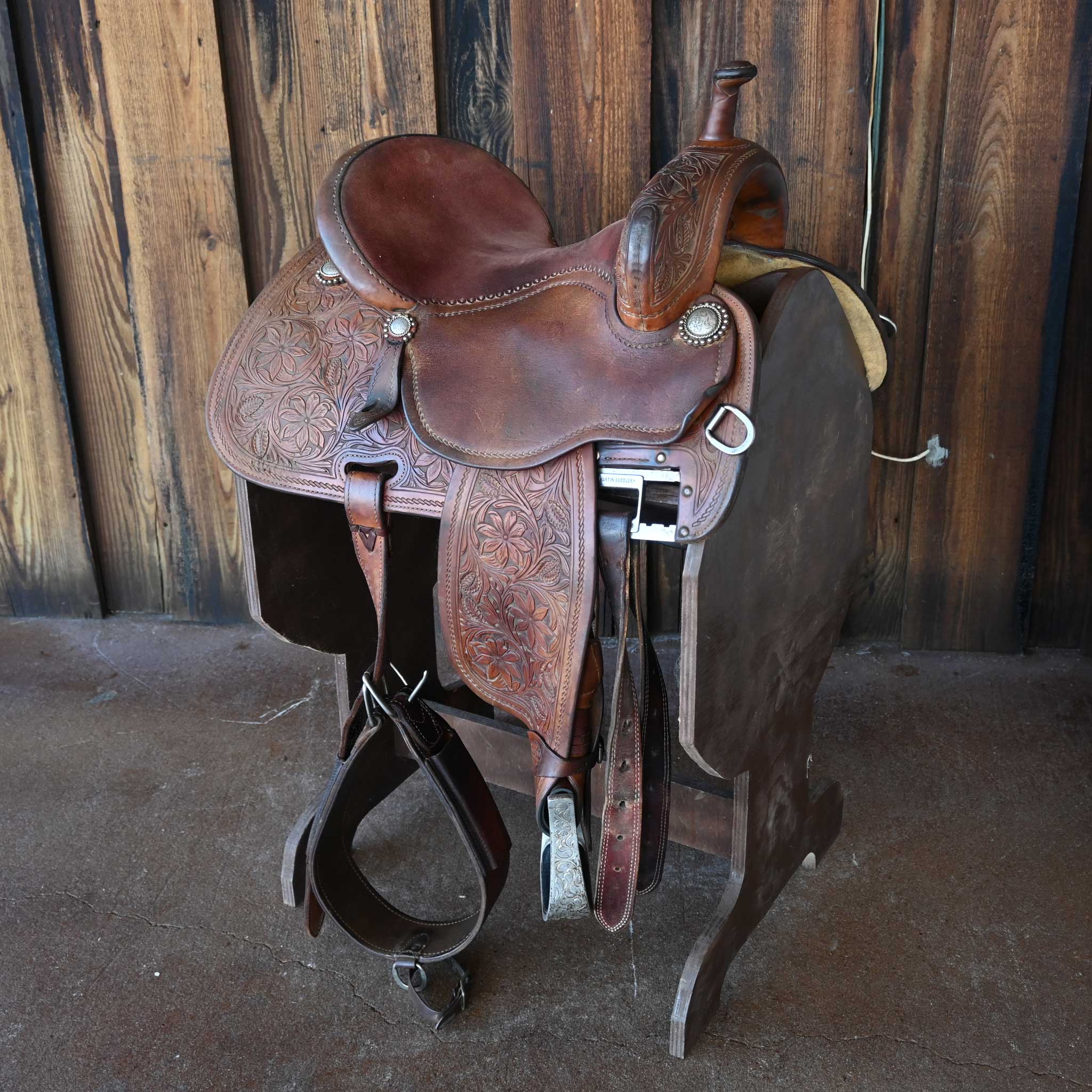 What is the gullet size on this 14" USED MARTIN CROWN C BARREL SADDLE?