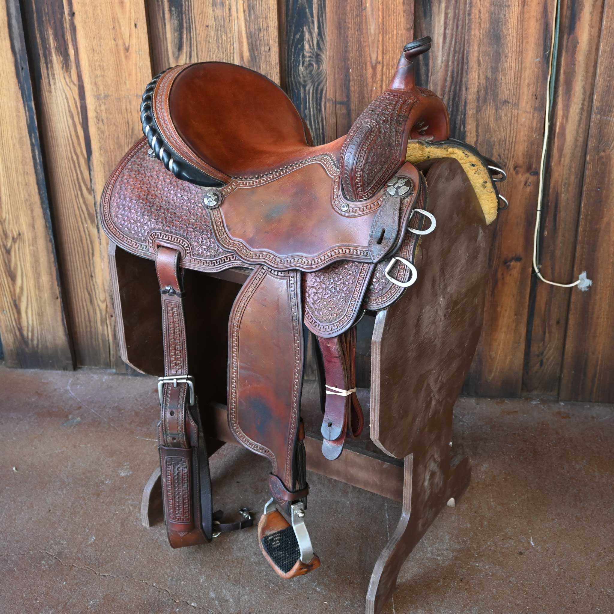 15" USED JOAN USHER BARREL SADDLE Questions & Answers