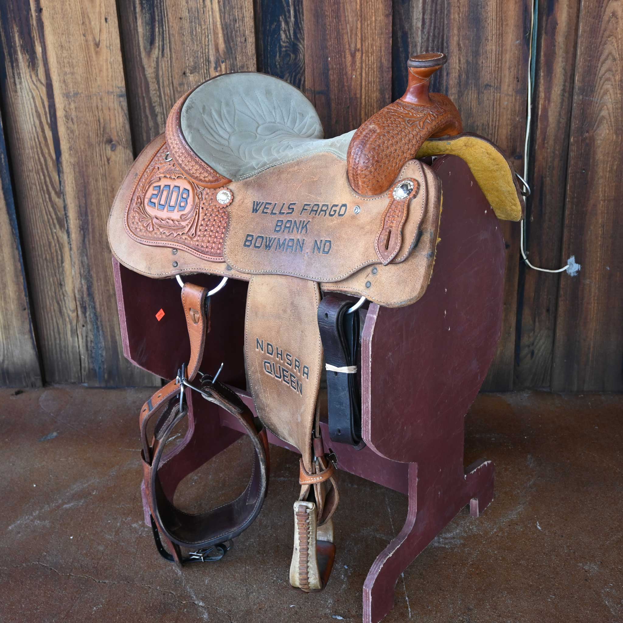 13.5" USED TOD SLONE TEAM ROPING SADDLE Questions & Answers