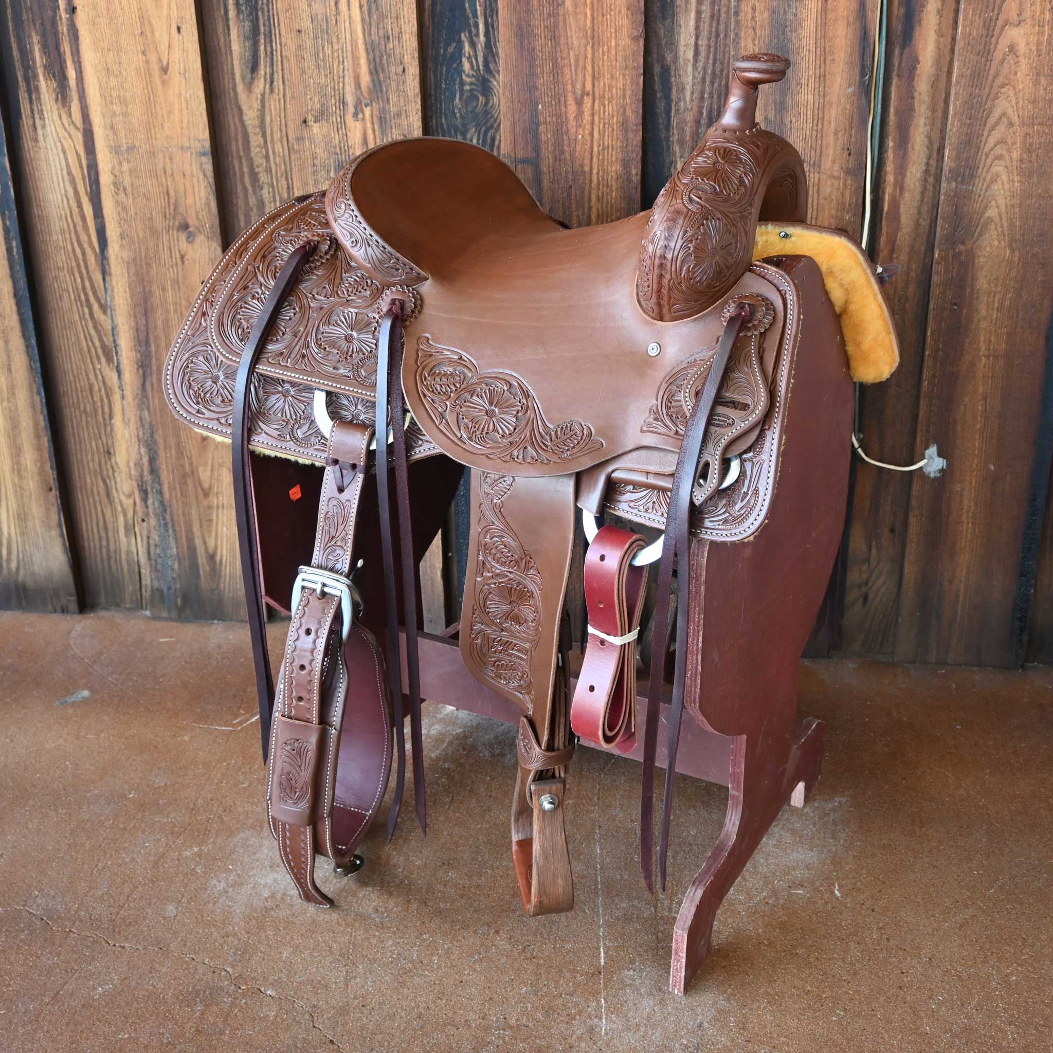 What’s the gullet size on this 15" JEFF SMITH BUSTER WELCH RANCH CUTTER SADDLE?