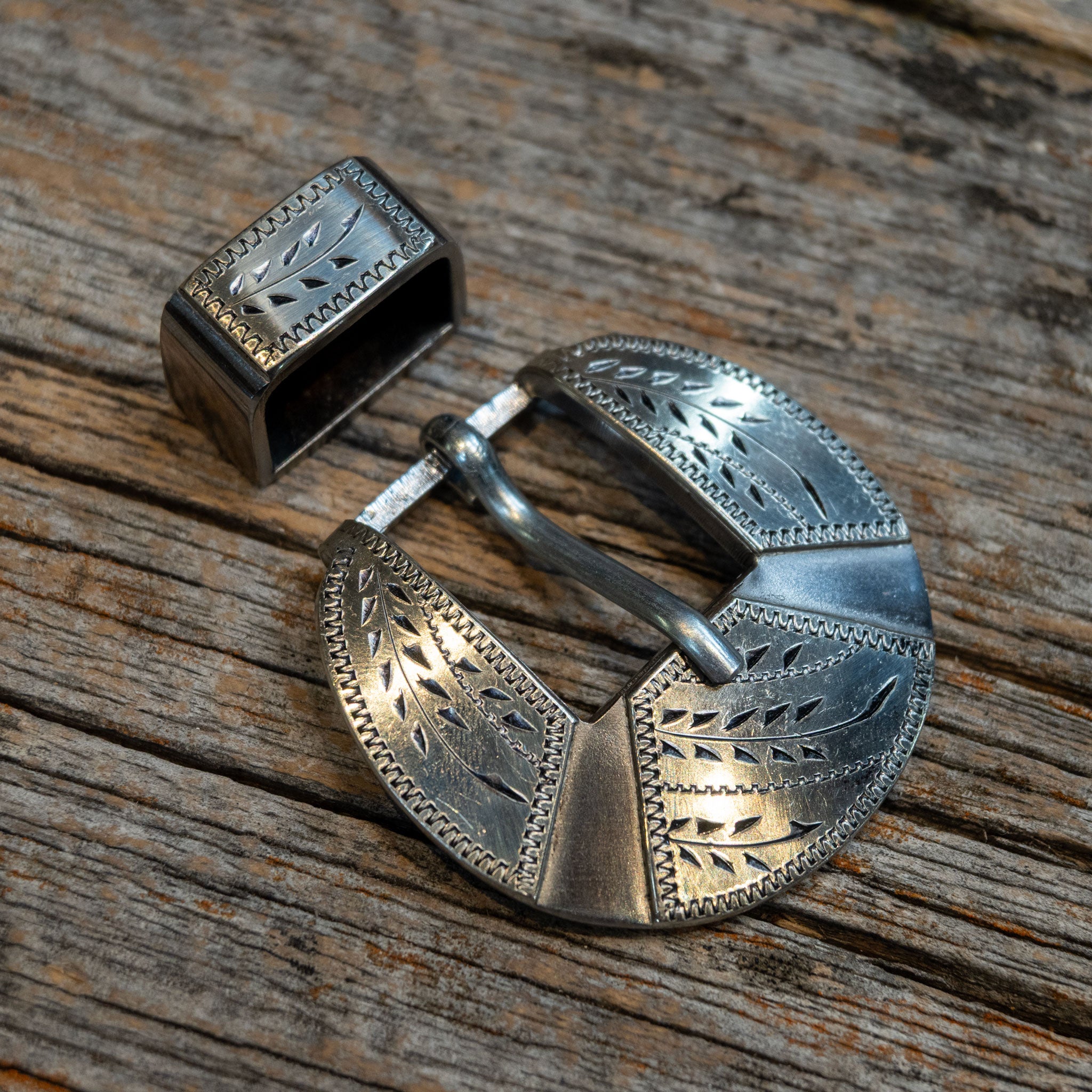 3/4" Wayne Dollar Silver Mounted Buckle Questions & Answers