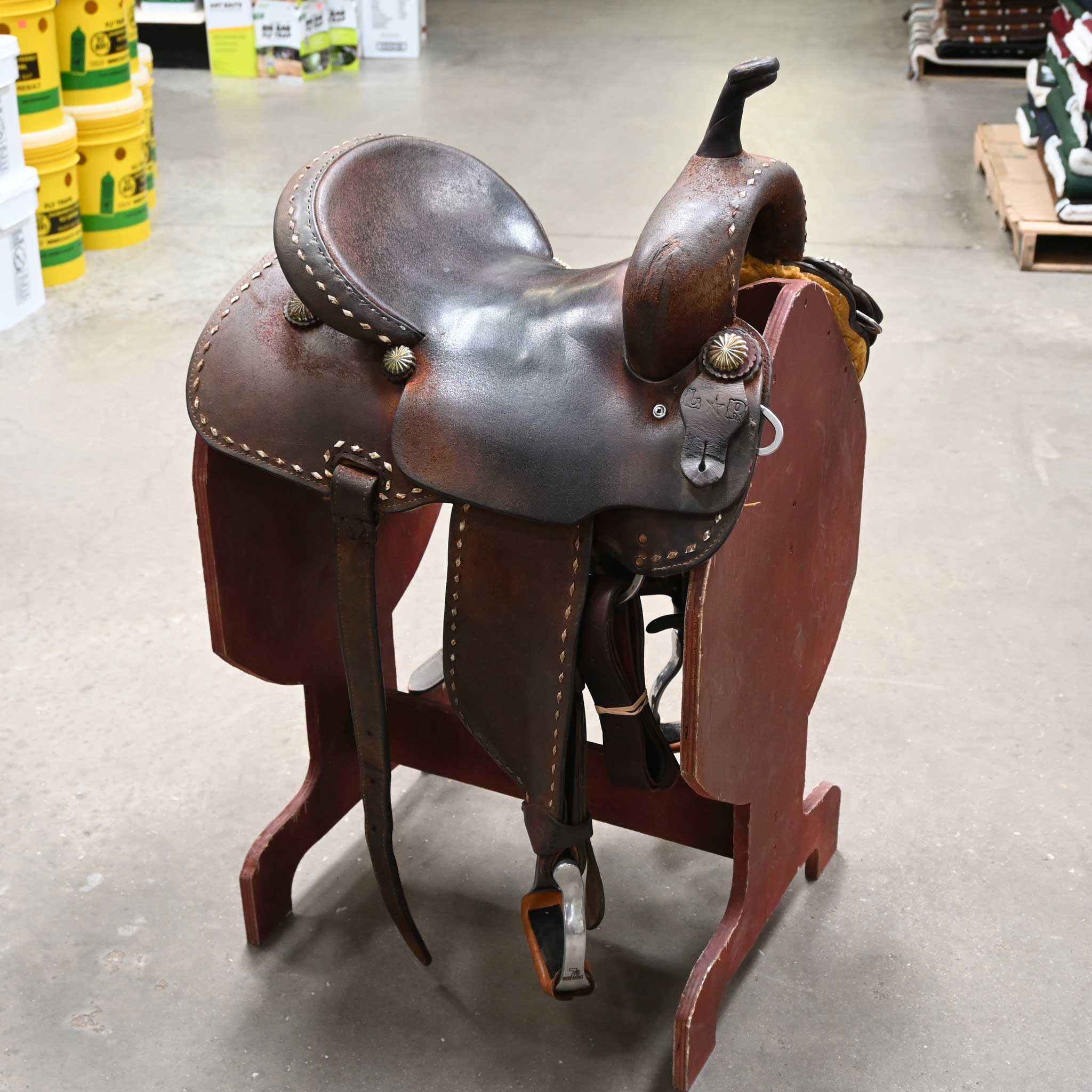 14" USED L R BARREL SADDLE Questions & Answers
