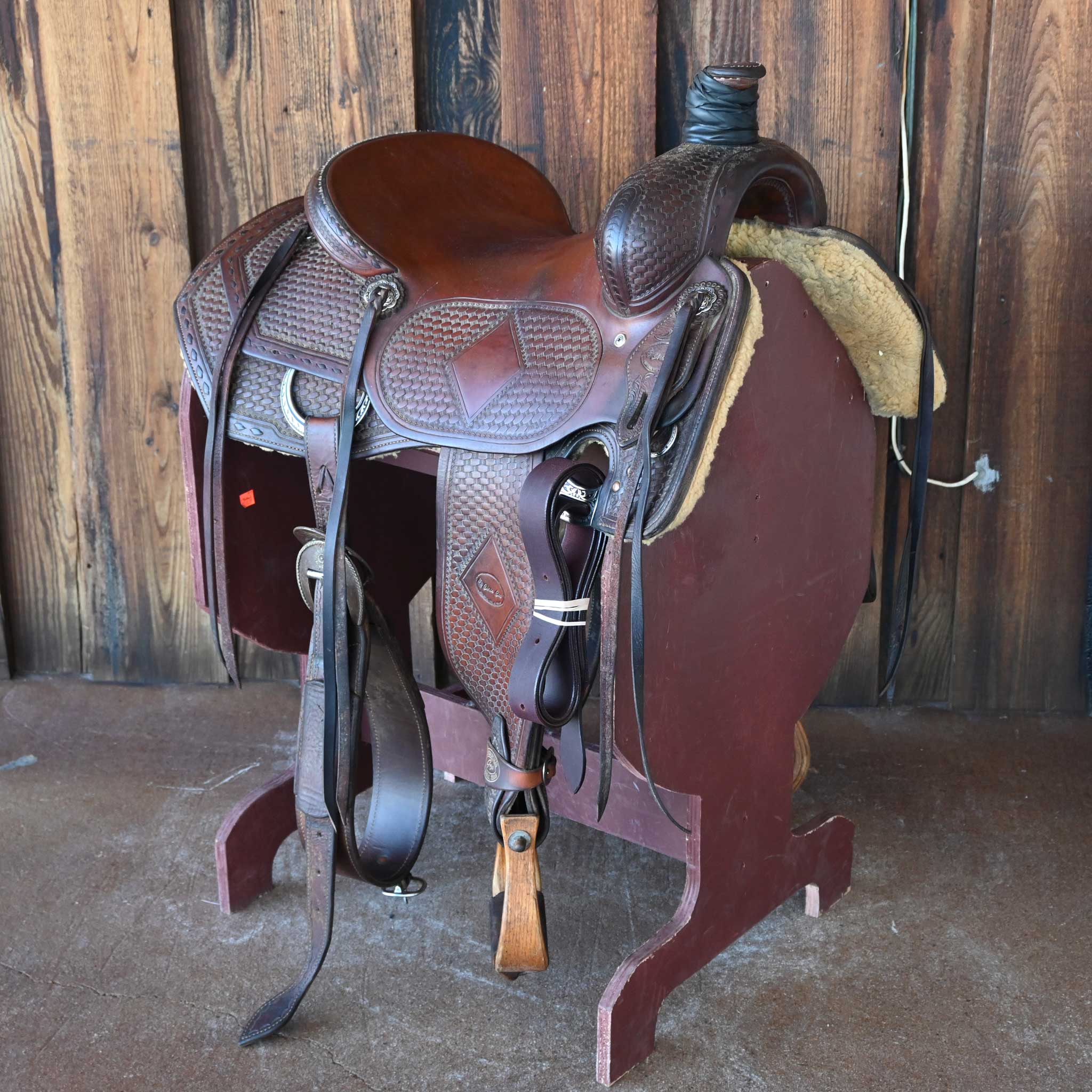 15" USED CHRIS COX RANCH CUTTING SADDLE Questions & Answers