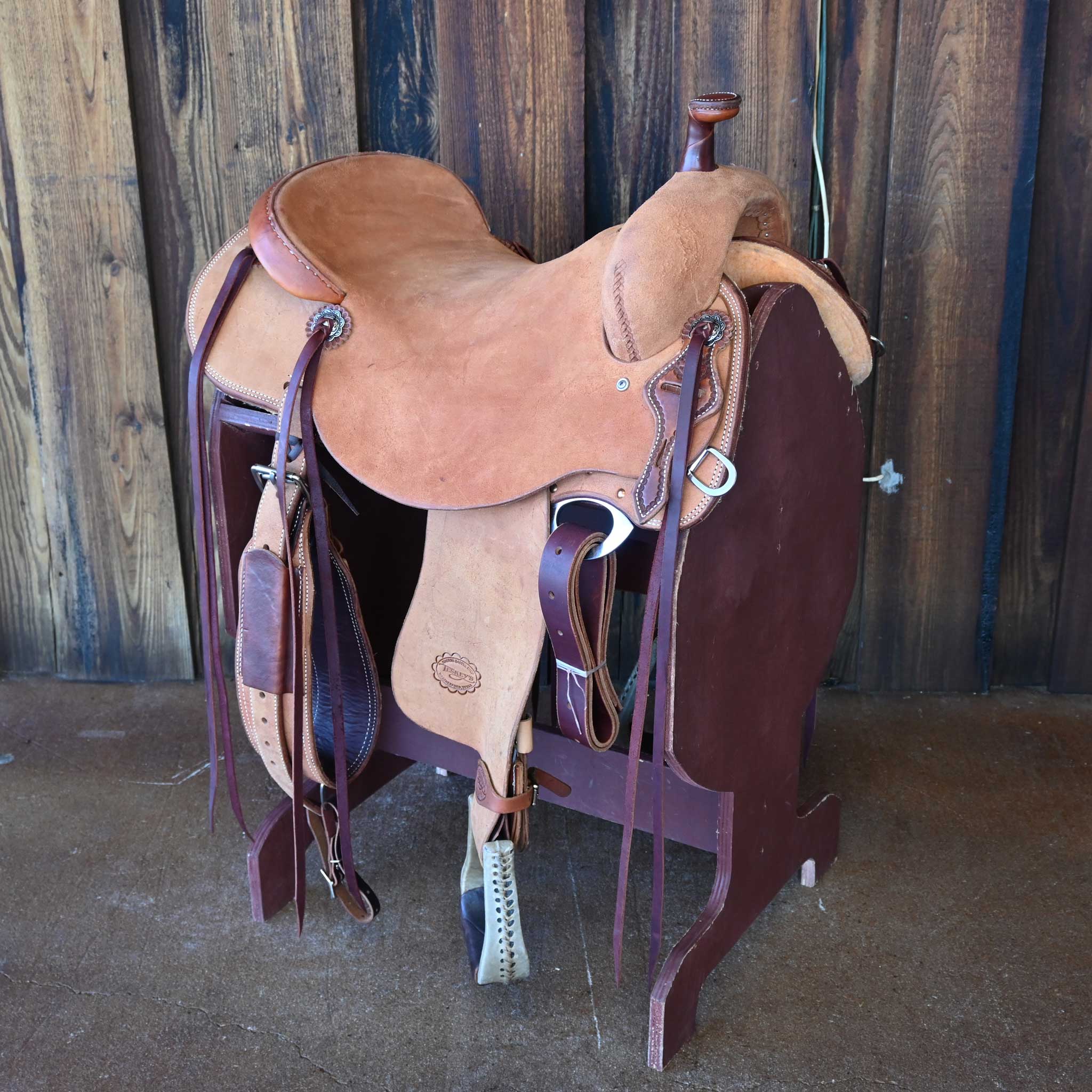 What is the gullet size on the 17" TESKEY'S RANCH CUTTER SADDLE and how long is the skirt?