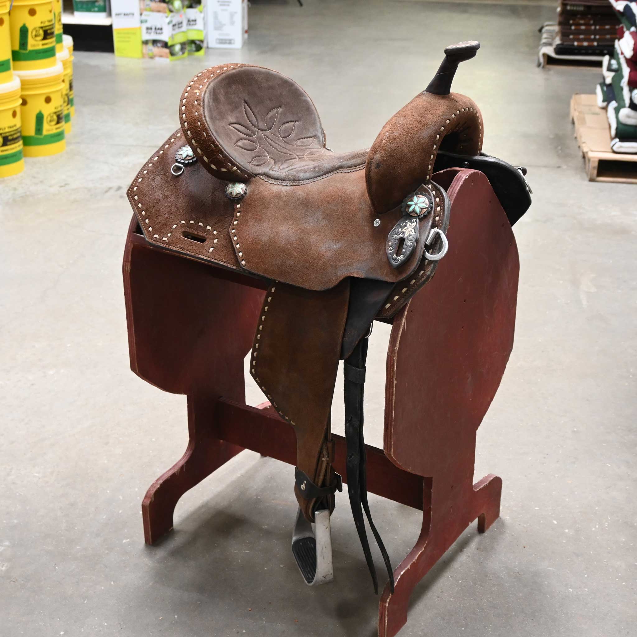 What is the gullet on this 14.5" USED DOUBLE J POZZI PRO BARREL SADDLE?