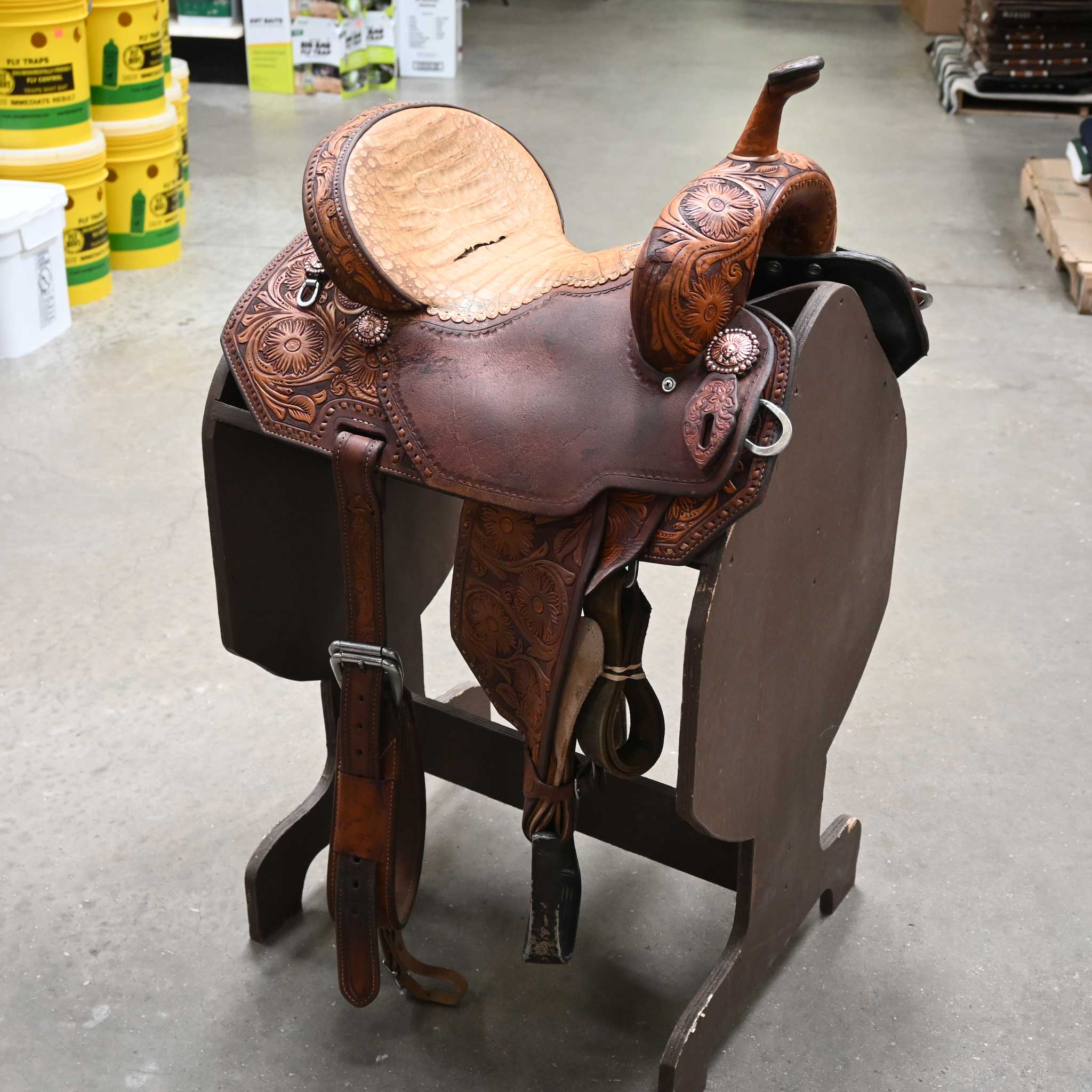 What is the gullet size on the 13.5" USED DOUBLE J POZZI PRO BARREL SADDLE?