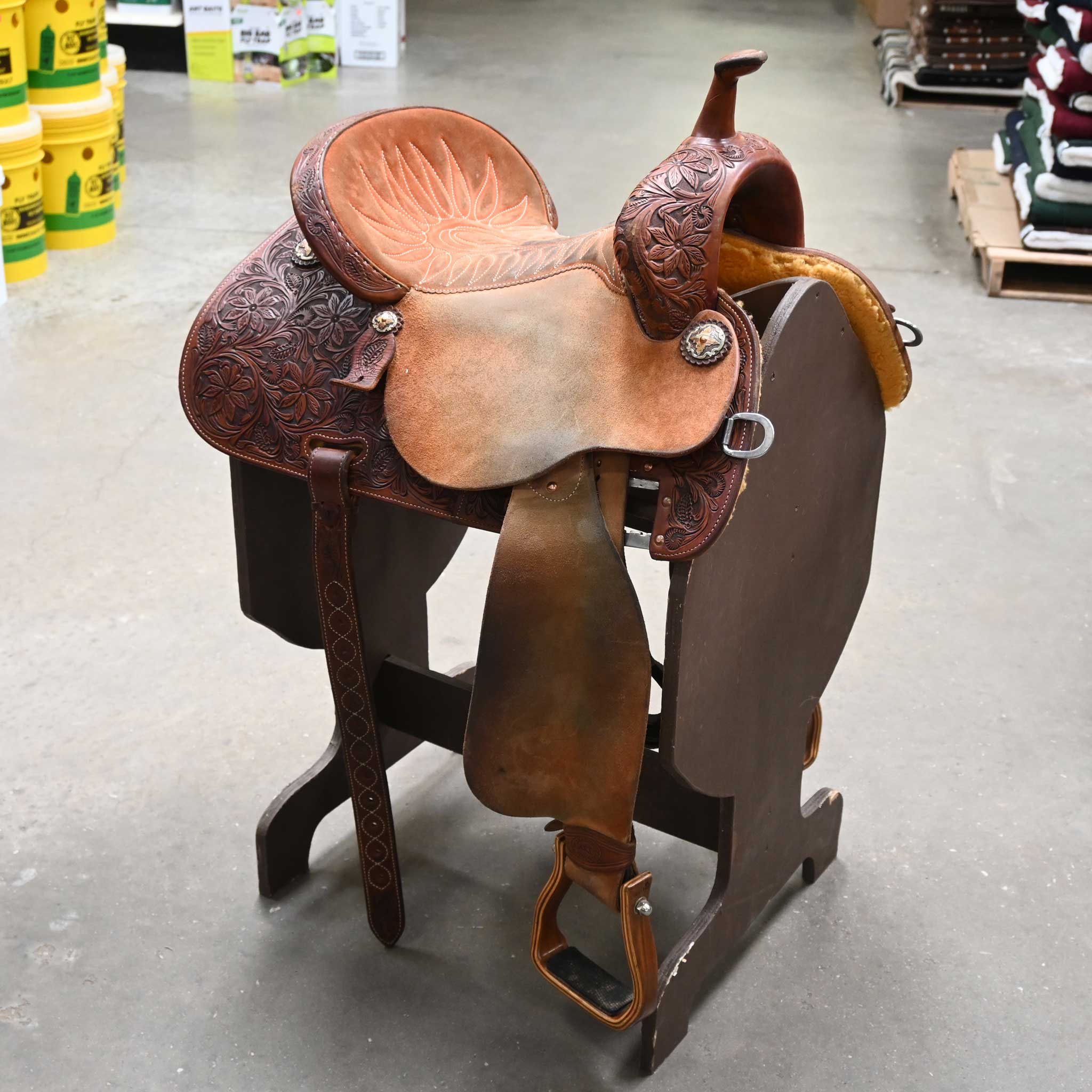 15" USED MARTIN STINGRAY BARREL SADDLE Questions & Answers