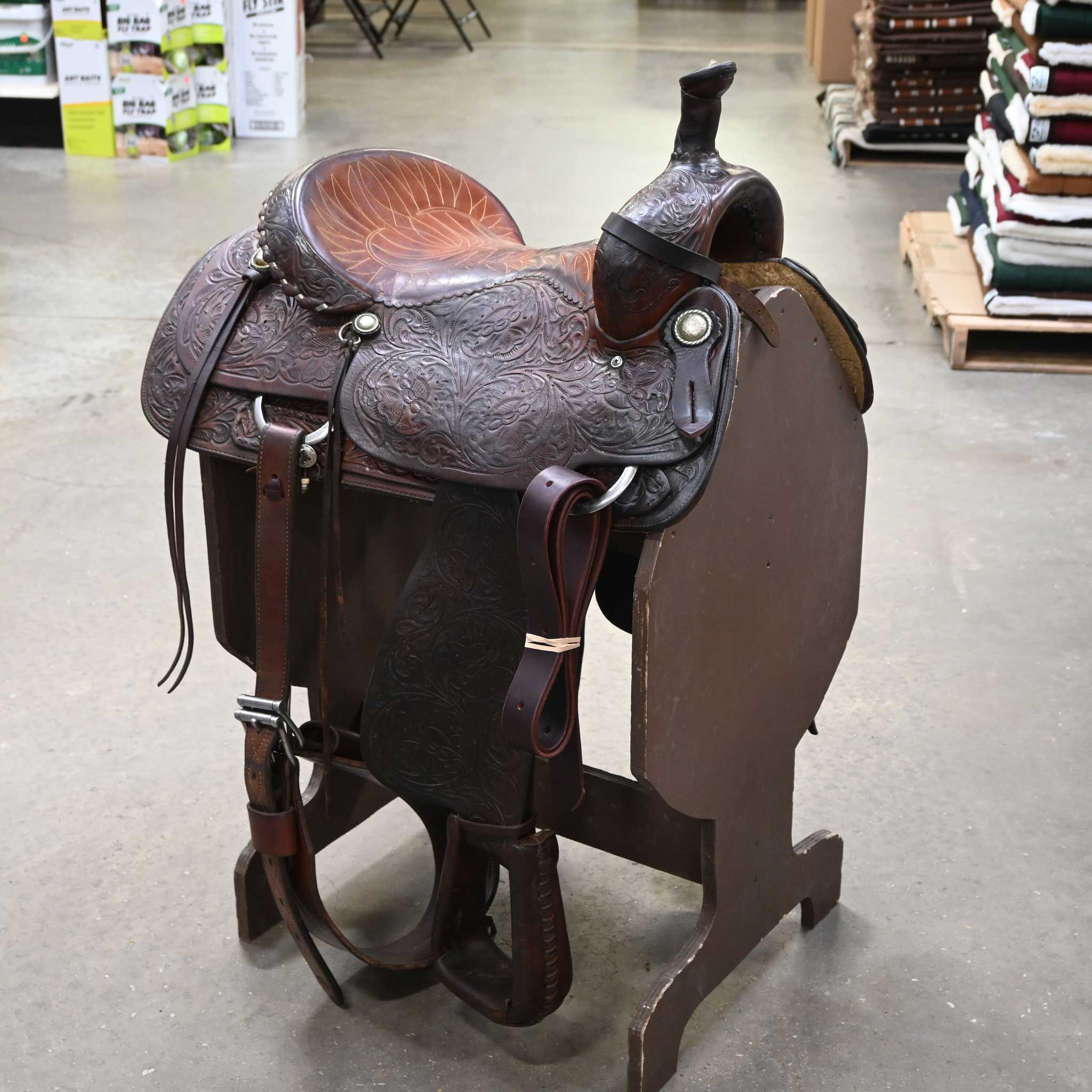 15.5" USED BILLY COOK CUTTING SADDLE Questions & Answers