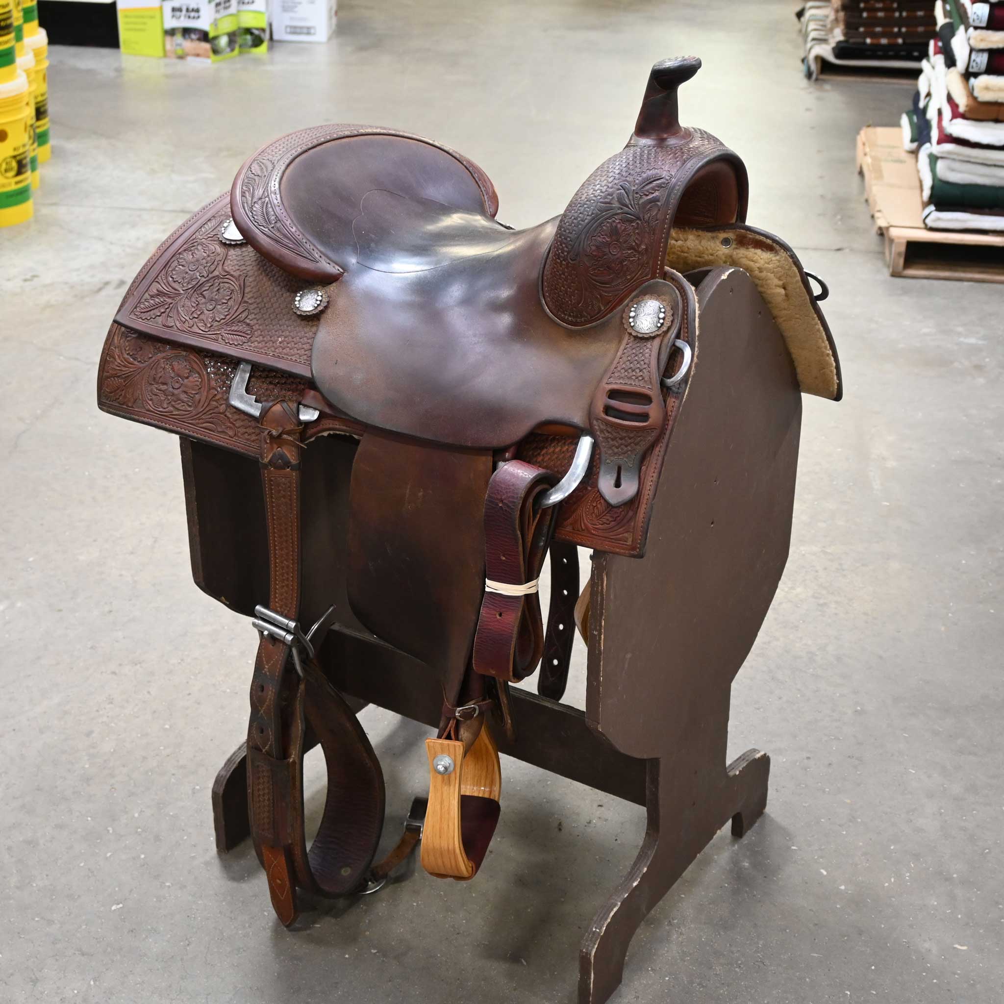 Can I get more information on the 15.5" USED BOB'S COW HORSE SADDLE?