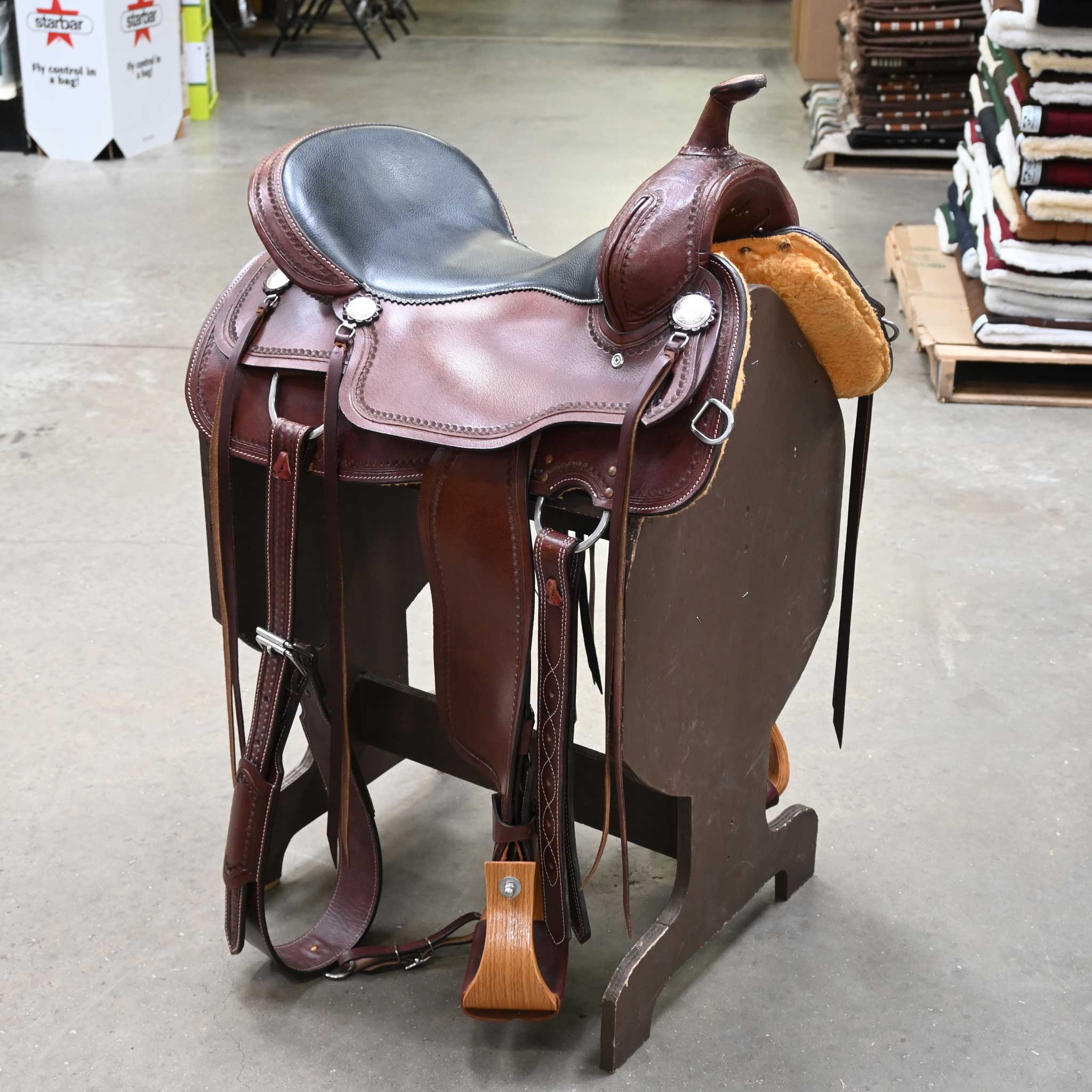 Is this 17" USED COWBOY PRO CUTTING SADDLE still available?