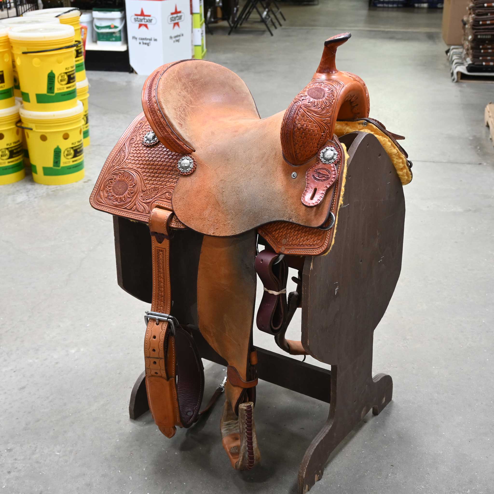 14.5" USED TESKEY'S BARREL SADDLE Questions & Answers