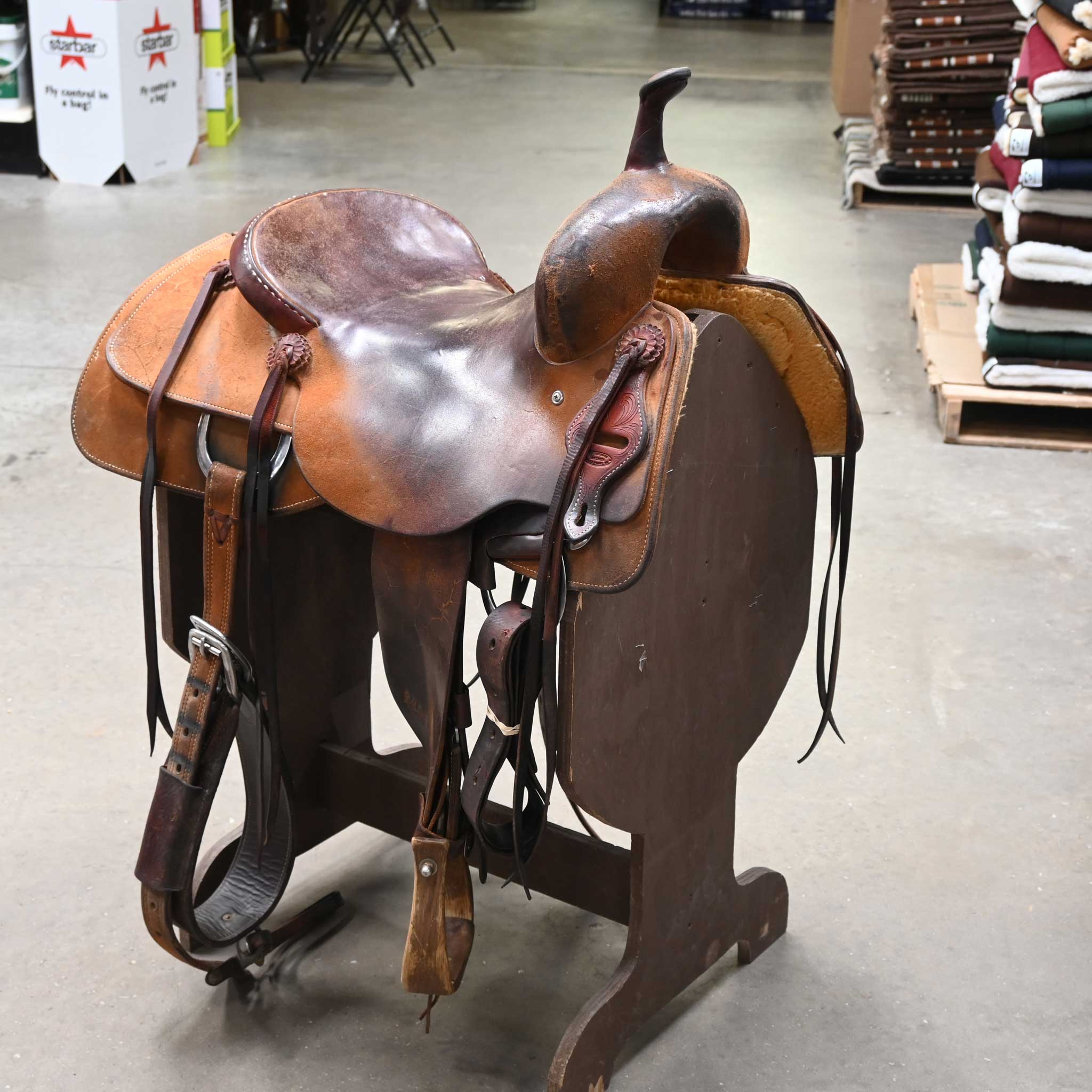 16" USED JEFF SMITH CUTTING SADDLE Questions & Answers