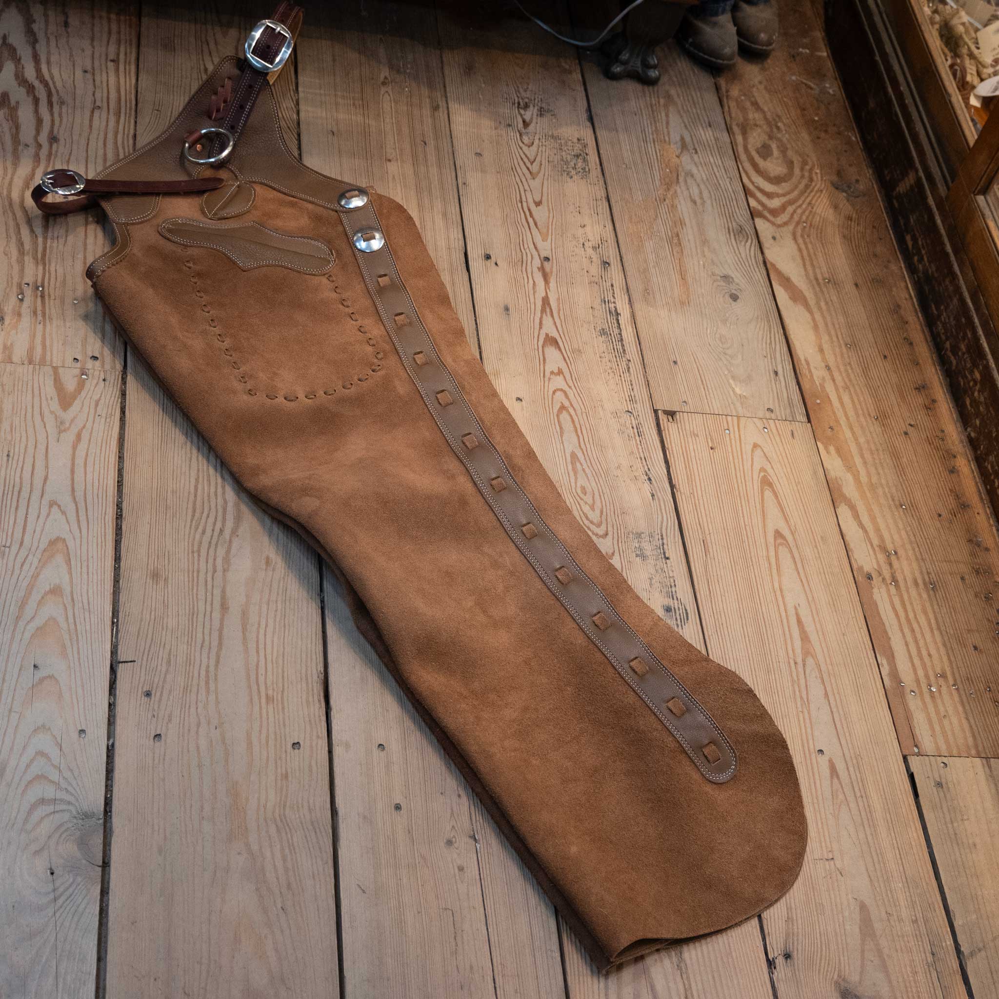 Teskey's Large Shotgun Chaps w/Knife Holder Questions & Answers