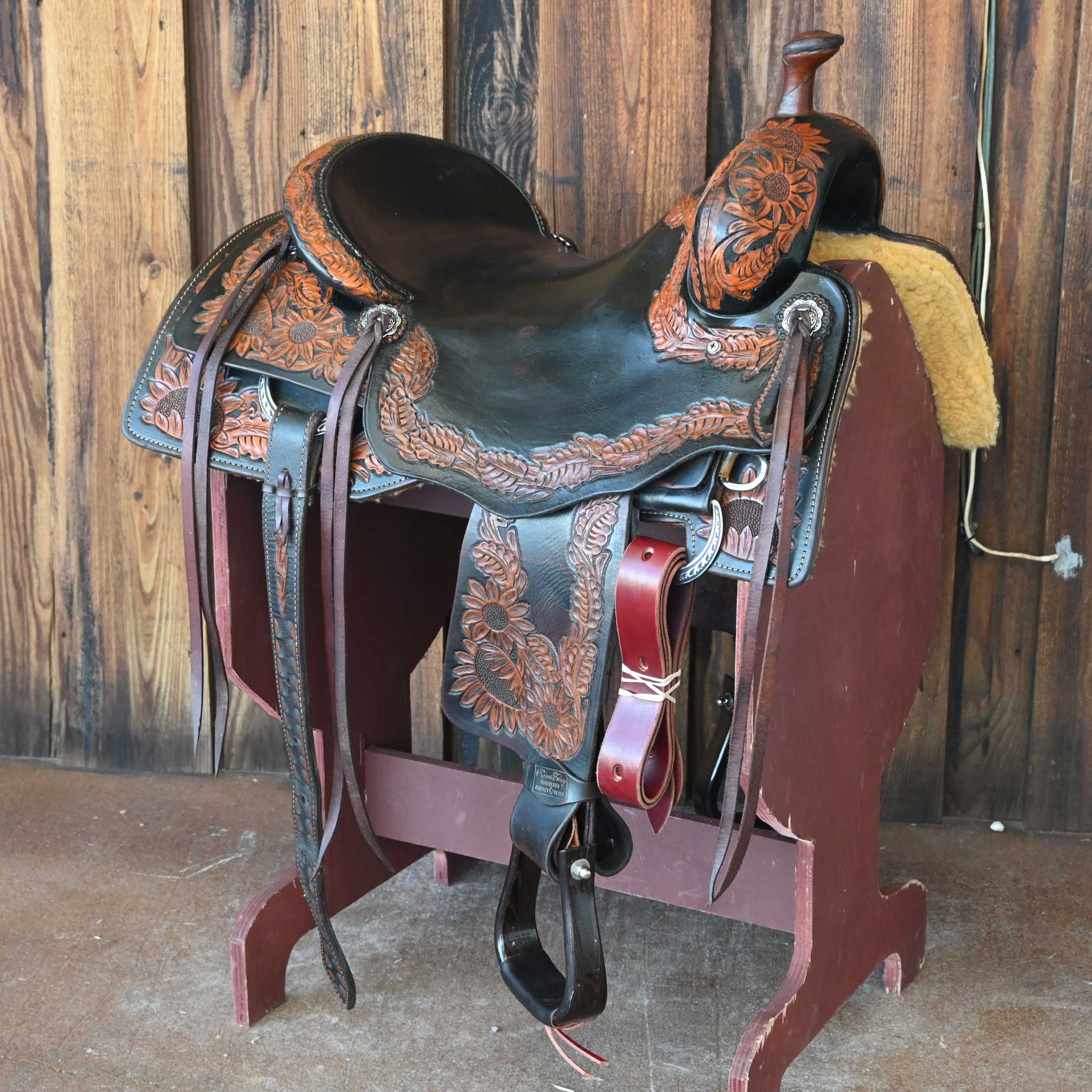 What is the skirt length on the 16.5" USED ROBERT TESKEY RANCH CUTTER SADDLE?