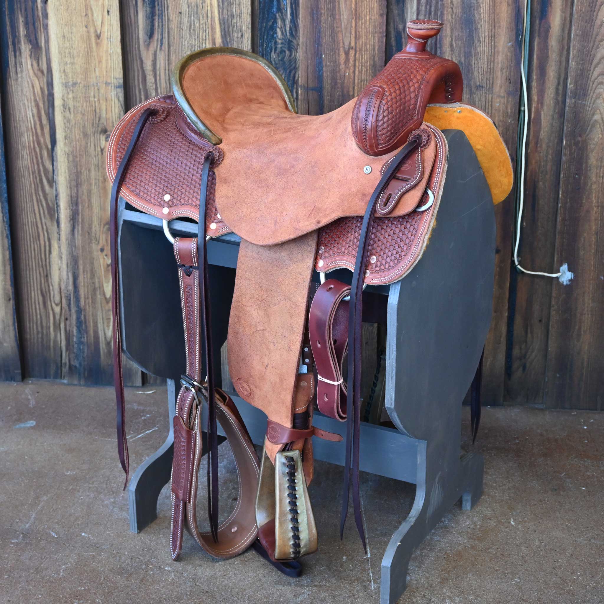 What kind of tooling does this saddle have?