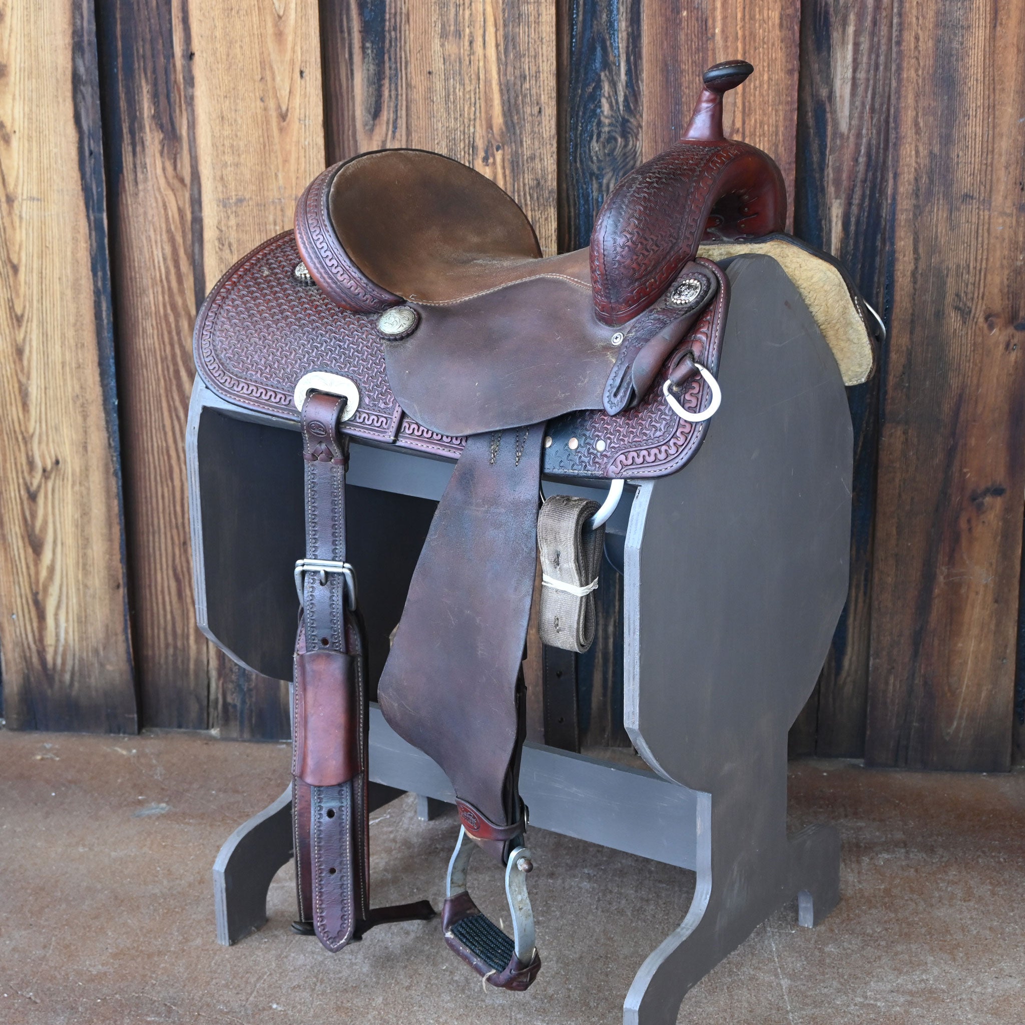 Do you know the gullet on this 14.5" USED COATS BARREL SADDLE?