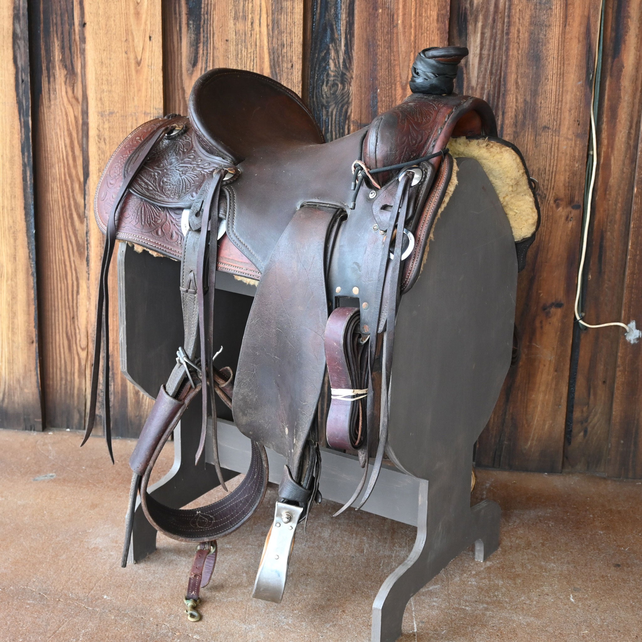 Is a rear flank included with the saddle?