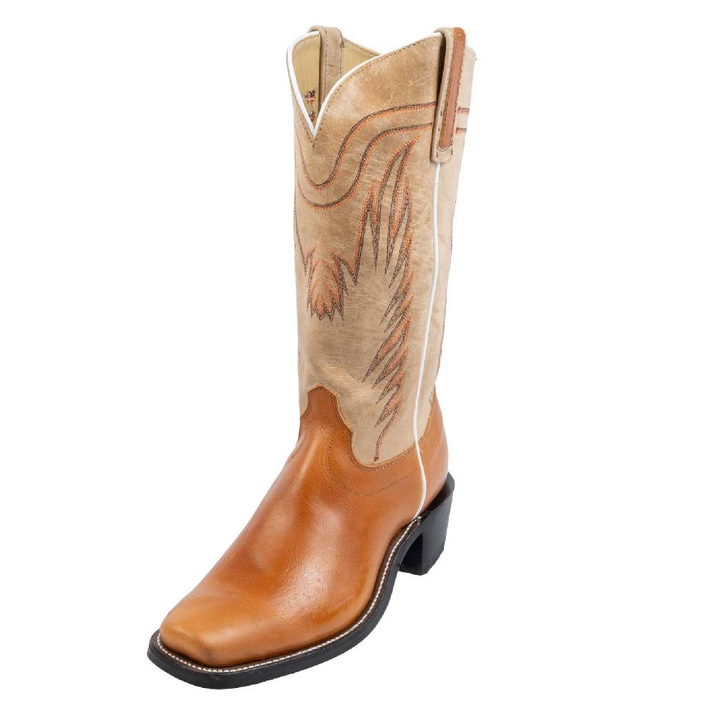 What is the type of toe on this boot?