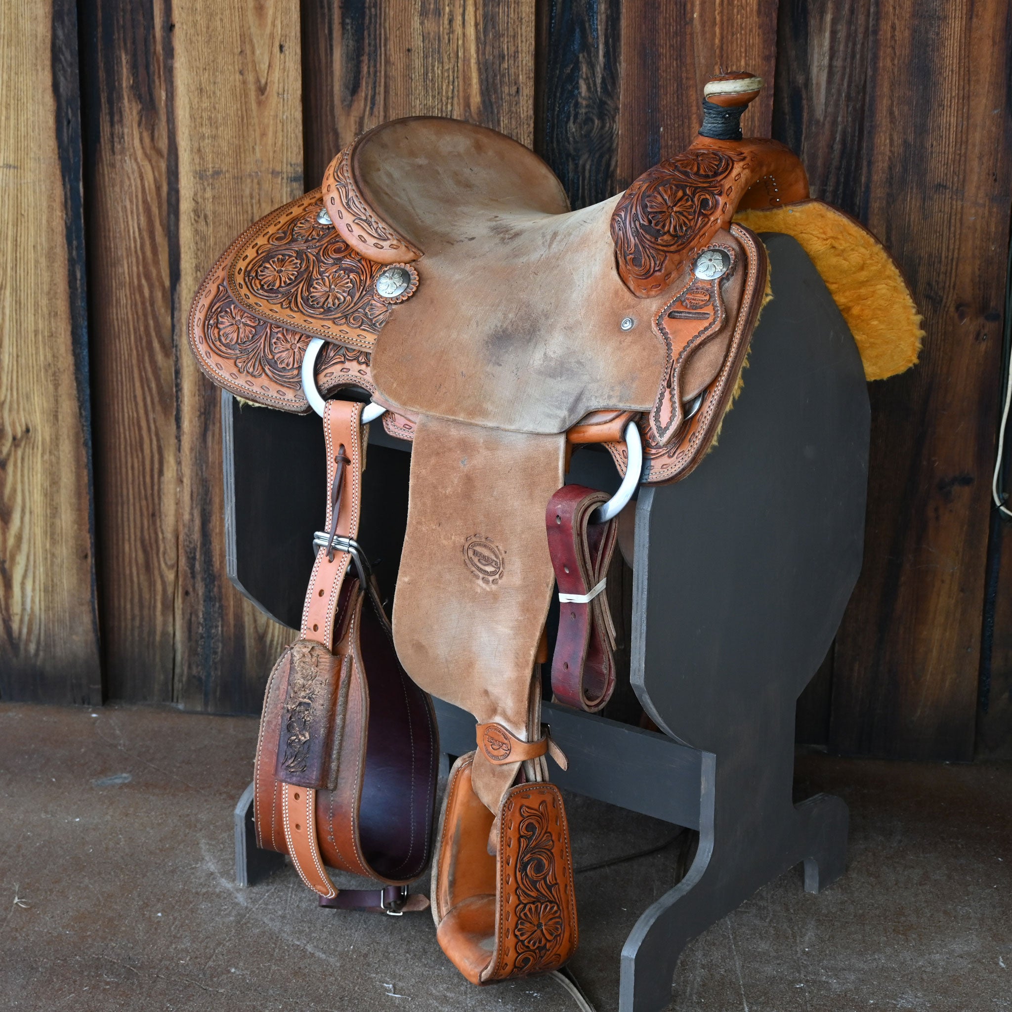 15" USED TESKEY'S CALF ROPING SADDLE Questions & Answers