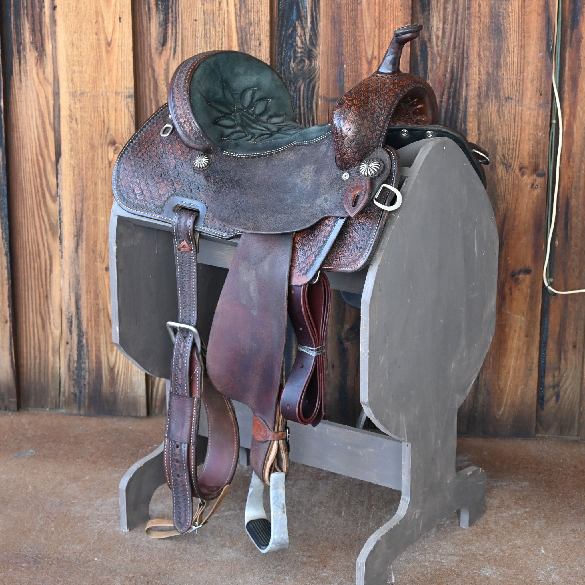 13" USED DOUBLE J PRO BARREL SADDLE Questions & Answers